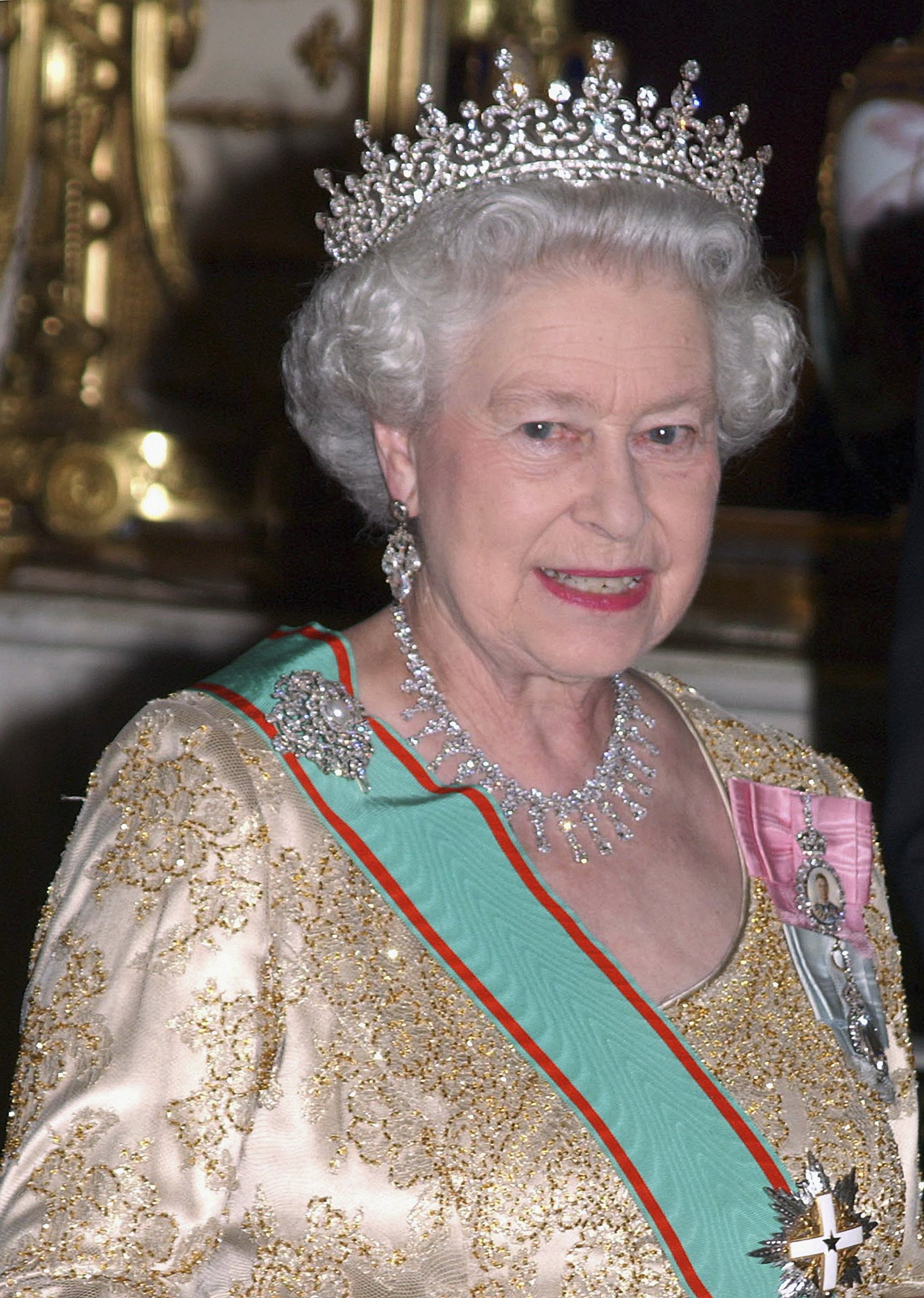La reina Elizabeth II en el Palacio de Buckingham, el 15 de marzo de 2005 en Londres, Inglaterra. | Foto: Getty Images La reina Elizabeth II en el Palacio de Buckingham, el 15 de marzo de 2005 en Londres, Inglaterra. | Foto: Getty Images