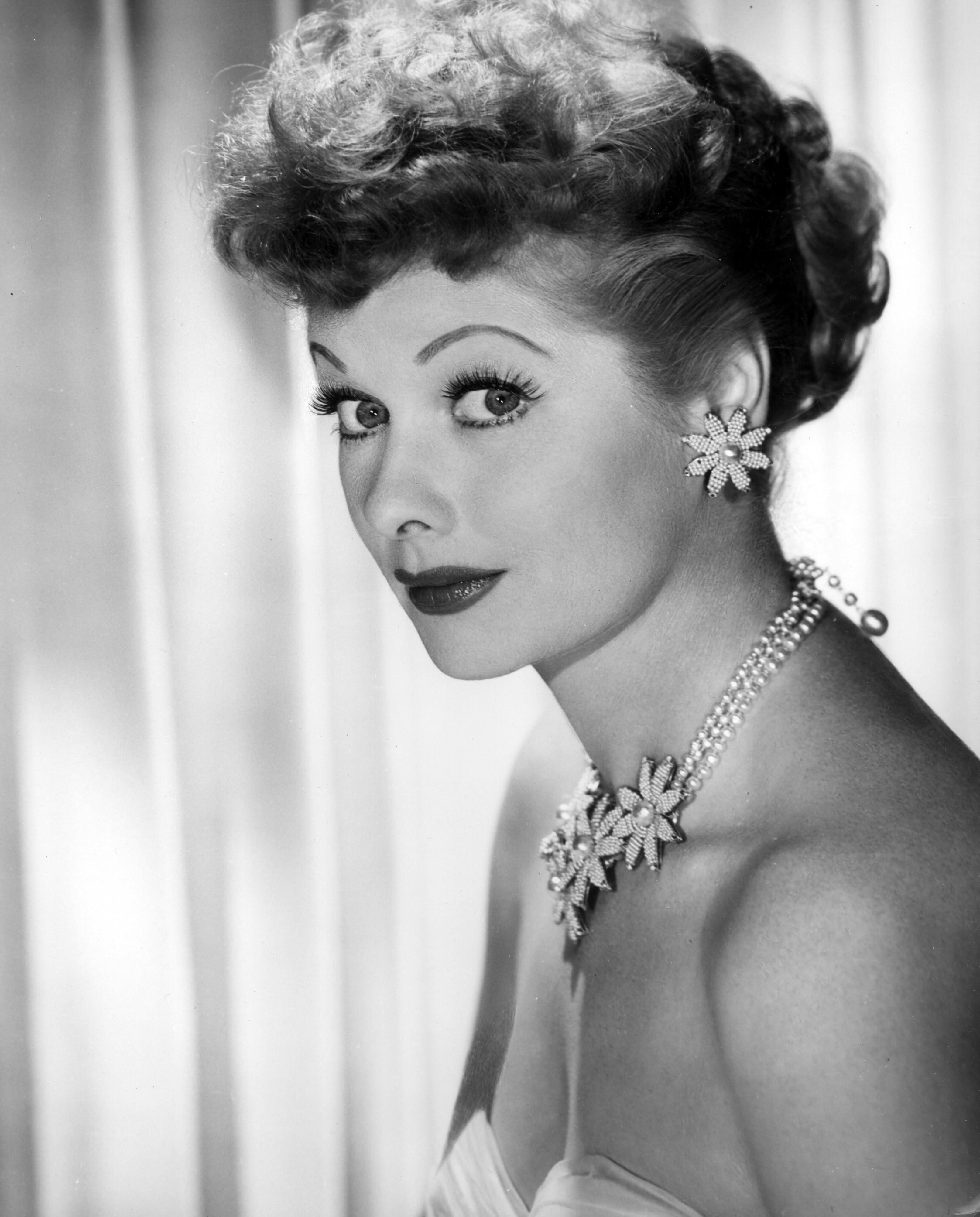 Comedian Lucille Ball in a promo shot for "I Love Lucy" taken in 1958 | Source: Getty Images)
