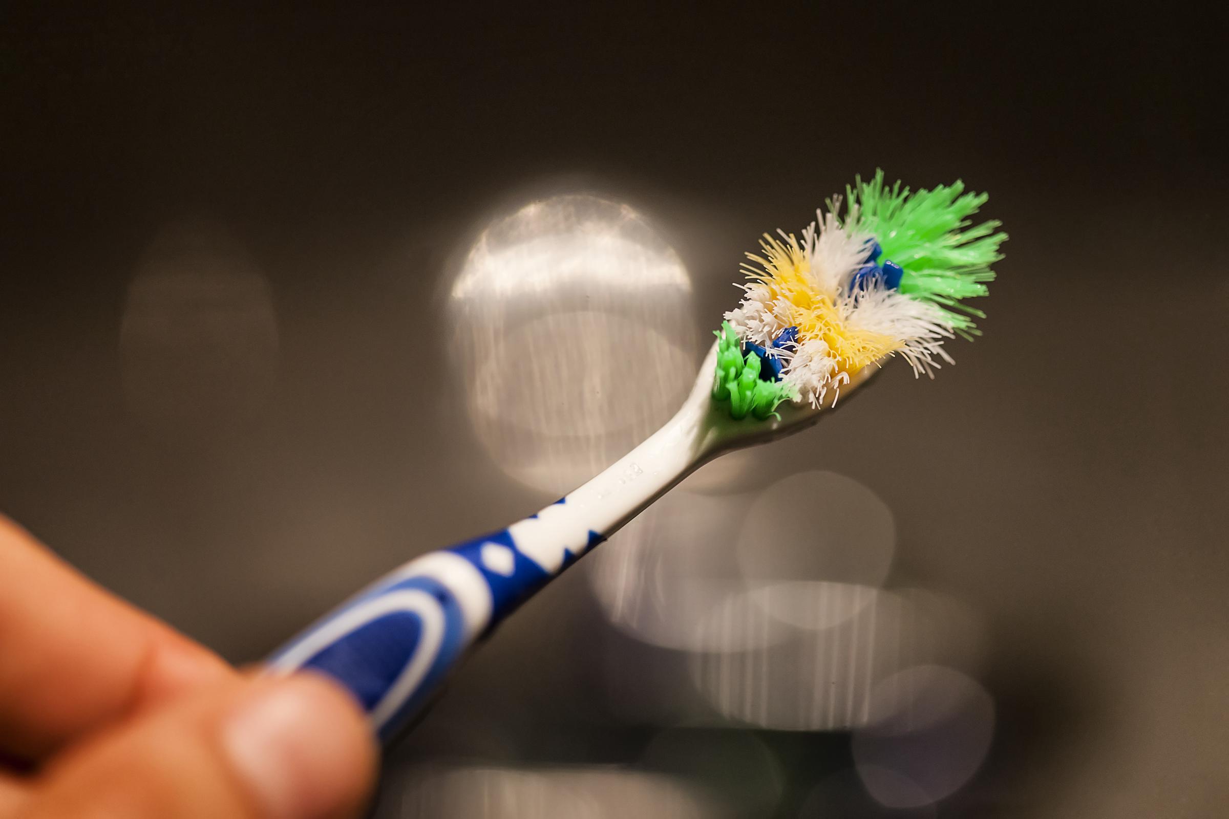 An old toothbrush | Source: Getty Images