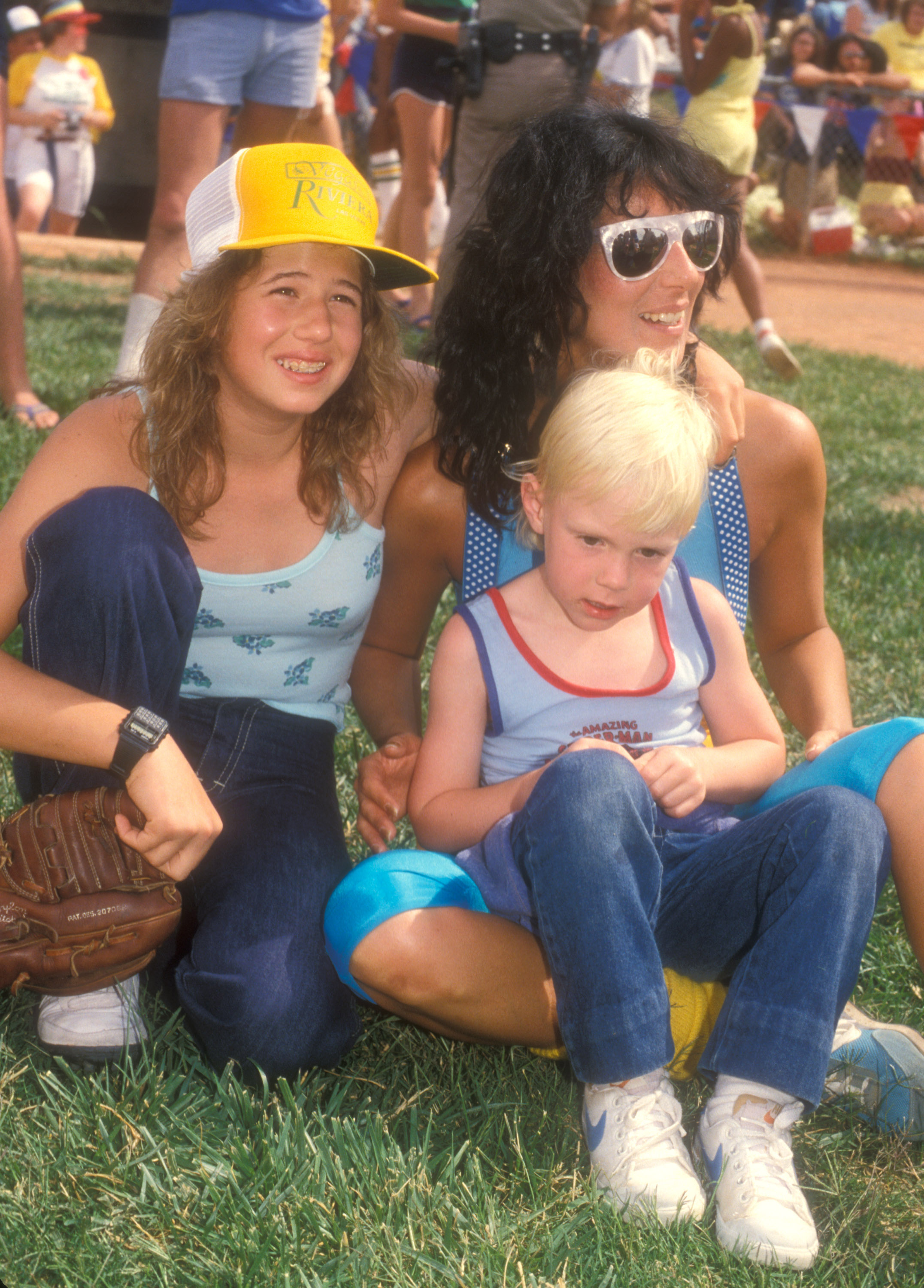 Chastity Bono, Cher, and Elijah Blue Allman at the Riviera 9th annual celebrity softball game, in Las Vegas, Nevada on May 31, 1981 | Source: Getty Images