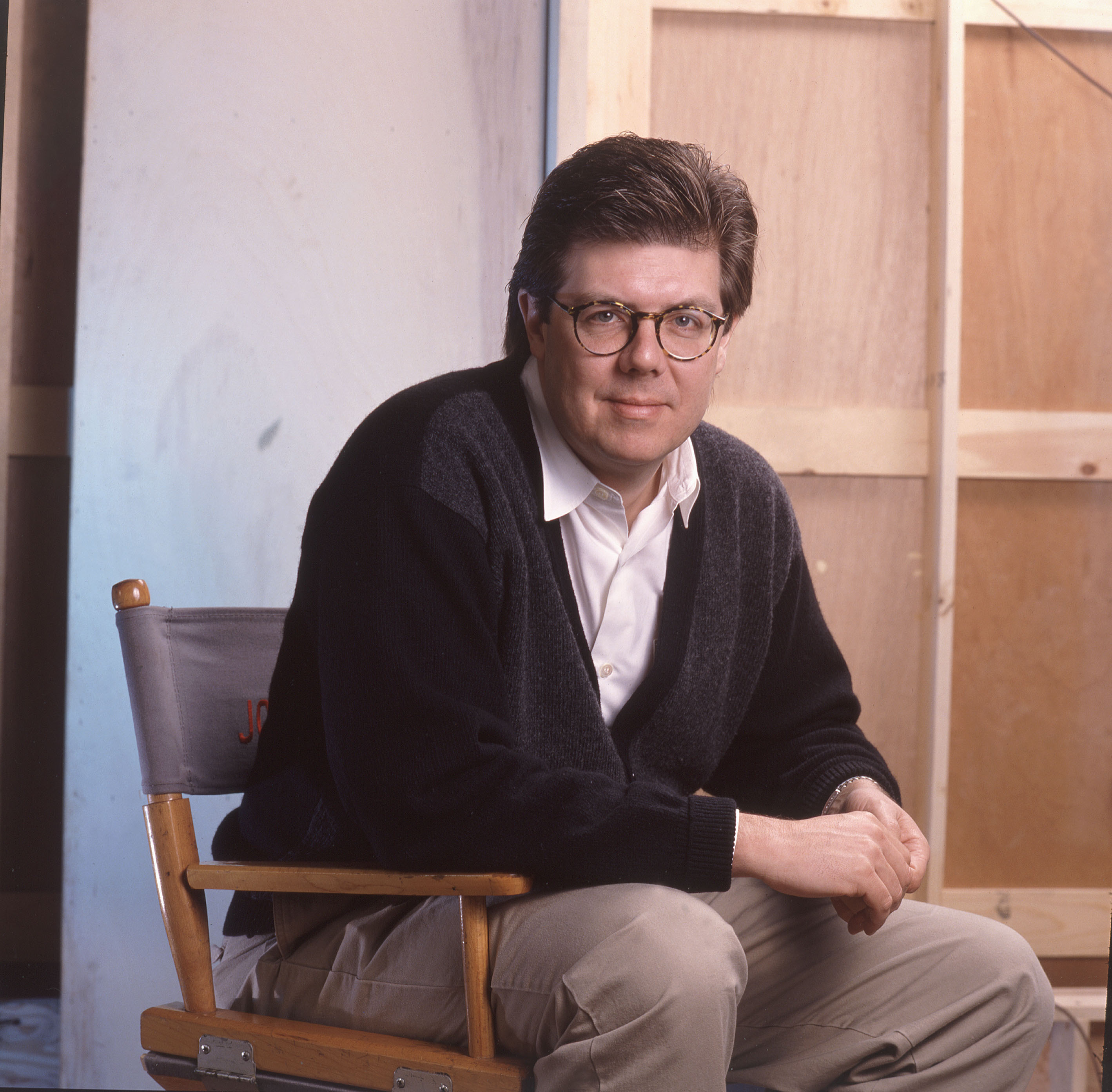 John Hughes posing for a portrait in Chicago, Illinois on November 28, 1990 | Source: Getty Images