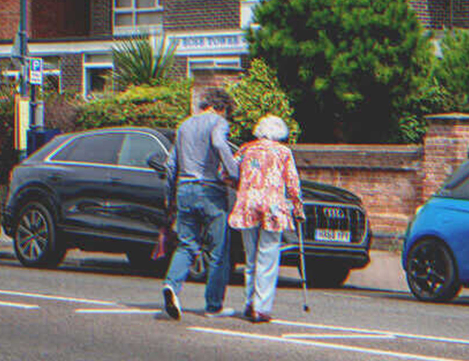 George half Doris jeden Tag, die Straße zu überqueren. | Quelle: Shutterstock