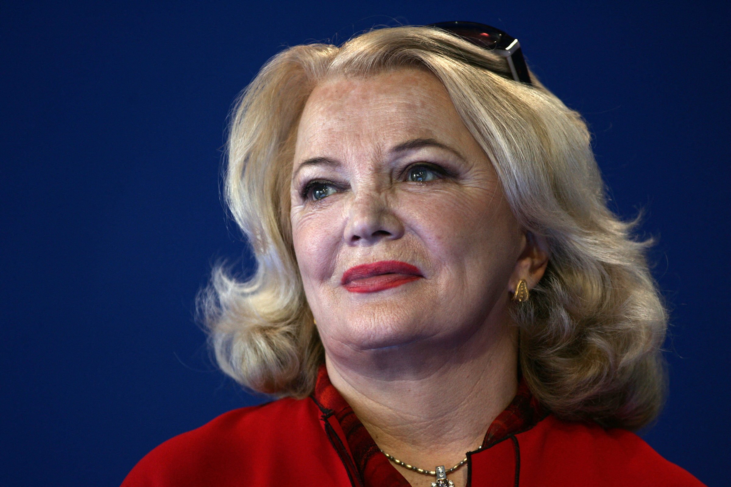 Gena Rowlands at a photocall for "The Notebook" in 2004 | Source: Getty Images