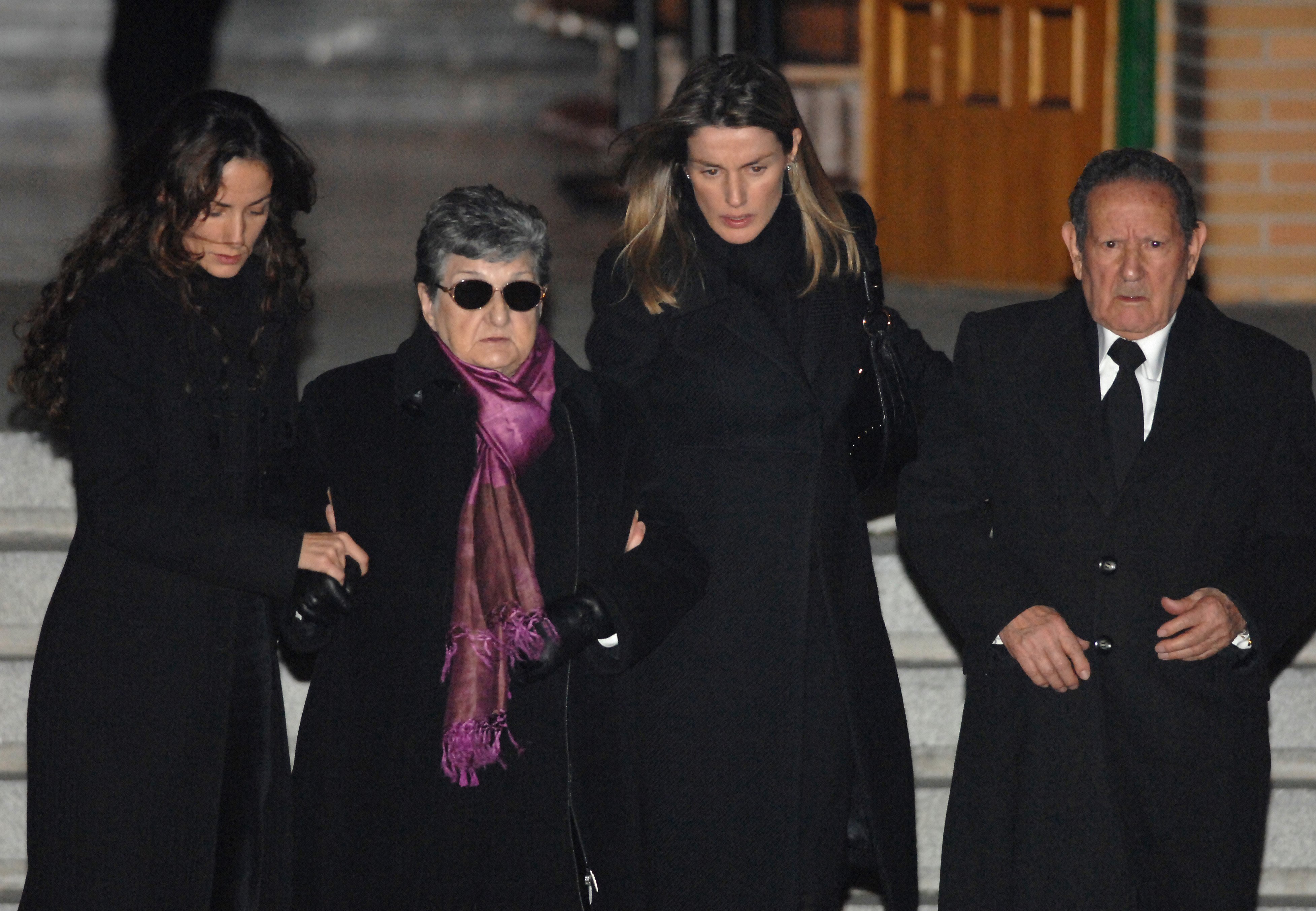 Telma Ortiz (hermana de la princesa Letizia), la princesa Letizia y los abuelos Francisco y Enriqueta. | Foto: Getty Images