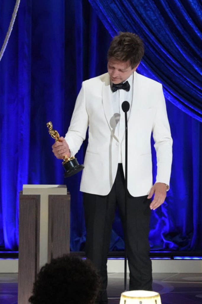 Thomas Vinterberg, lauréat du prix du long métrage international pour 'Another Round', le 25 avril 2021 à Los Angeles. | Photo : Getty Images