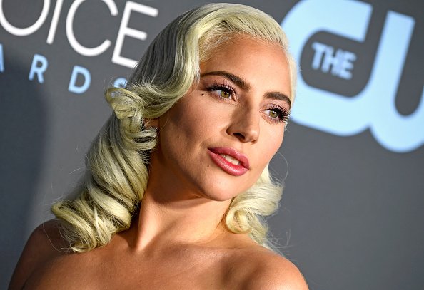 Lady Gaga asiste a la 24a edición anual de los Critics 'Choice Awards en Barker Hangar el 13 de enero de 2019 en Santa Mónica, California. | Foto: Getty Images