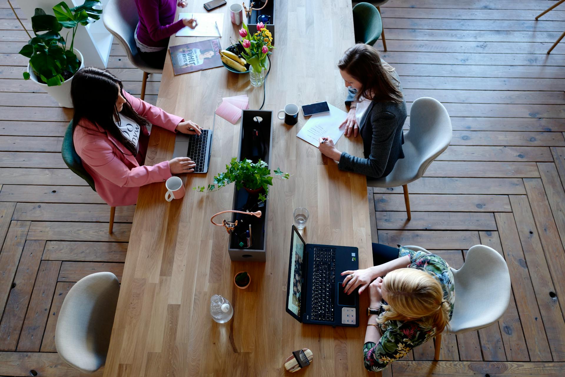 Women working in an office | Source: Pexels