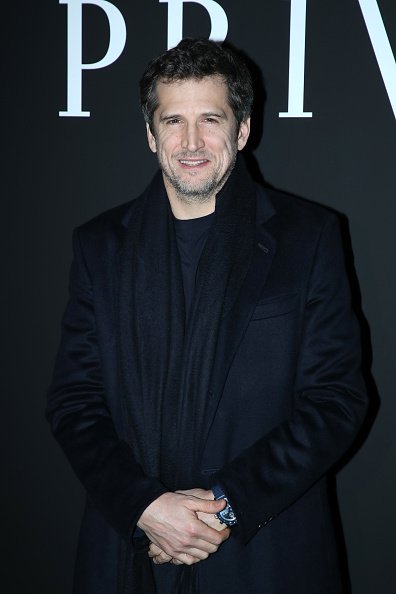 Guillaume Canet assiste au défilé Giorgio Armani Prive Haute Couture Printemps / Été 2020 dans le cadre de la Fashion Week de Paris le 21 janvier 2020 à Paris, France. | Photo : Getty Images