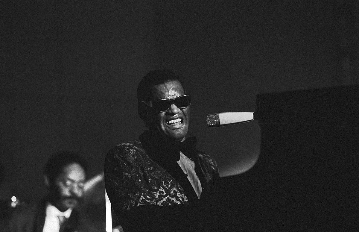 Ray Charles in der Hamburger Musikhalle, September 1971. | Source: Wikimedia Commons Images