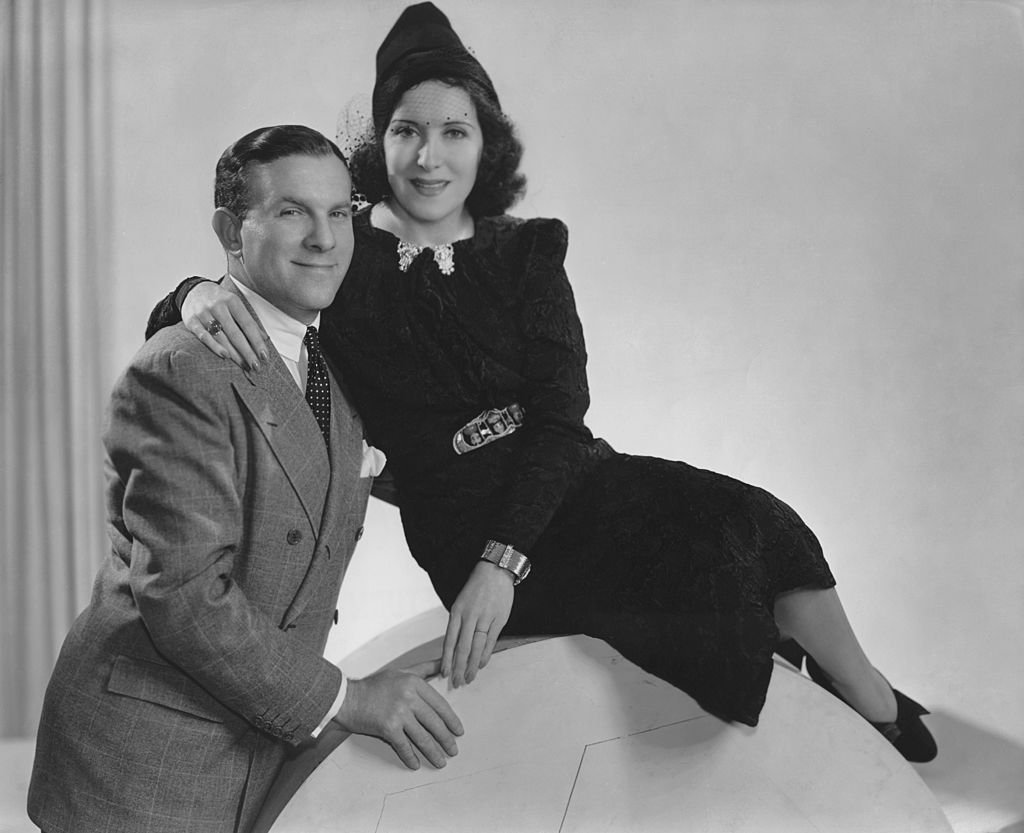 American actor George Burns (1896 Ð 1996) with his wife actress Gracie Allen (1895 Ð 1964) on January 01, 1935. | Photo: Getty Images