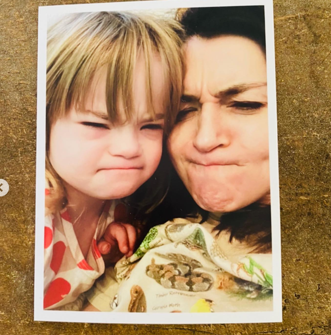 Pippa and her mom make faces as they take a selfie, dated March 21, 2022 | Source: Instagram/caterinascorsone