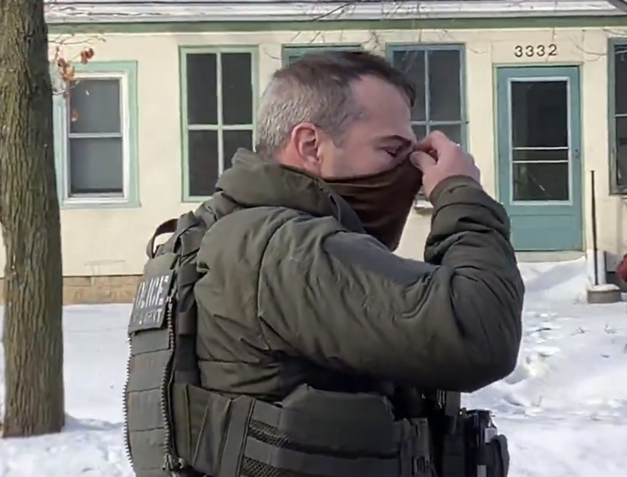 Jonathan Ross is seen minutes after shooting Renee Nicole Good on January 7, 2026 | Source: X/maxnesterak