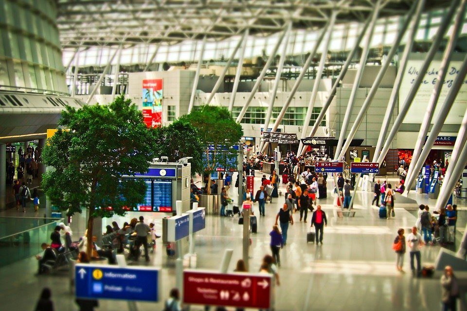 des passagers à l'aéroport | Photo : Pixabay