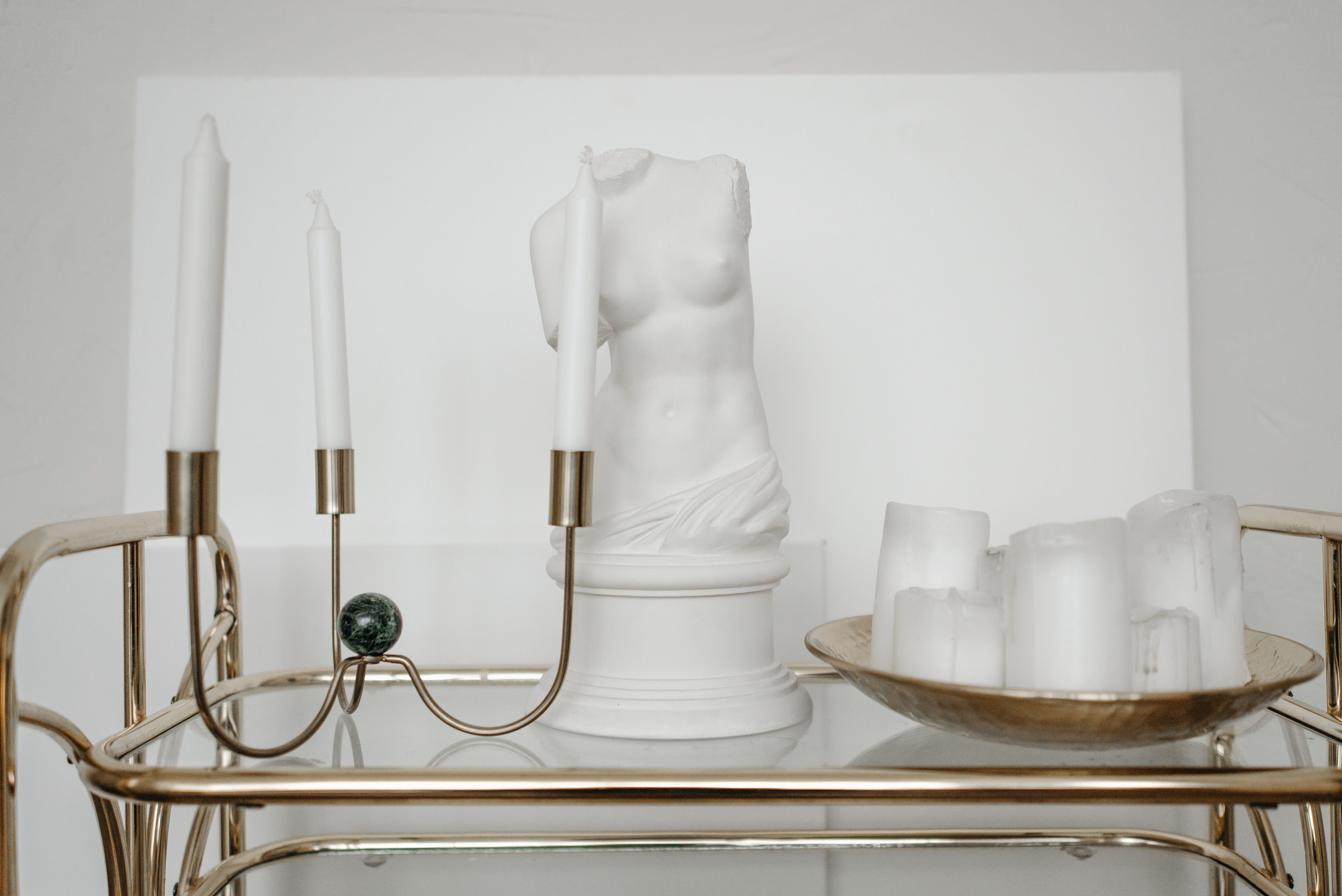 Three different decorative pieces sharing the same colors | Source: Pexels