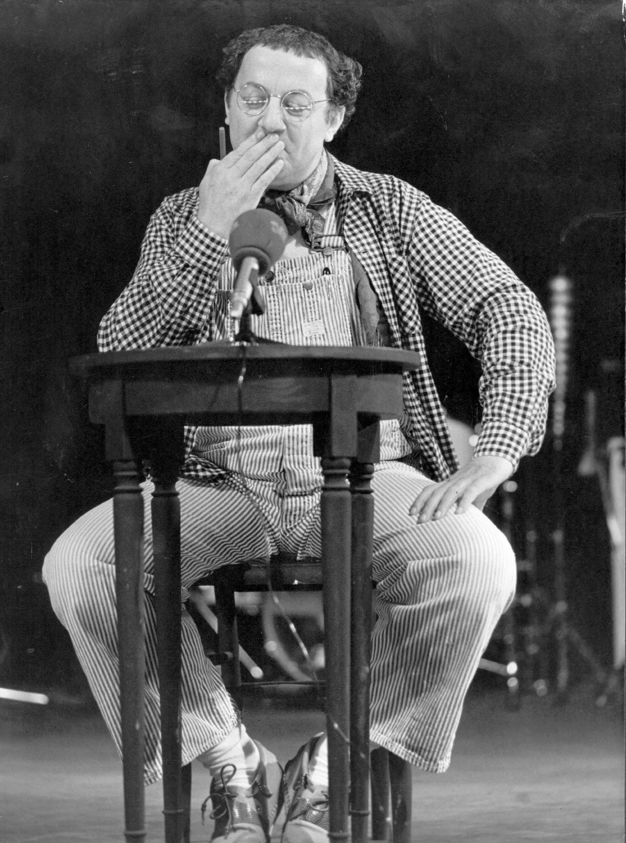 Le comédien et humoriste Coluche | photo : Getty Images