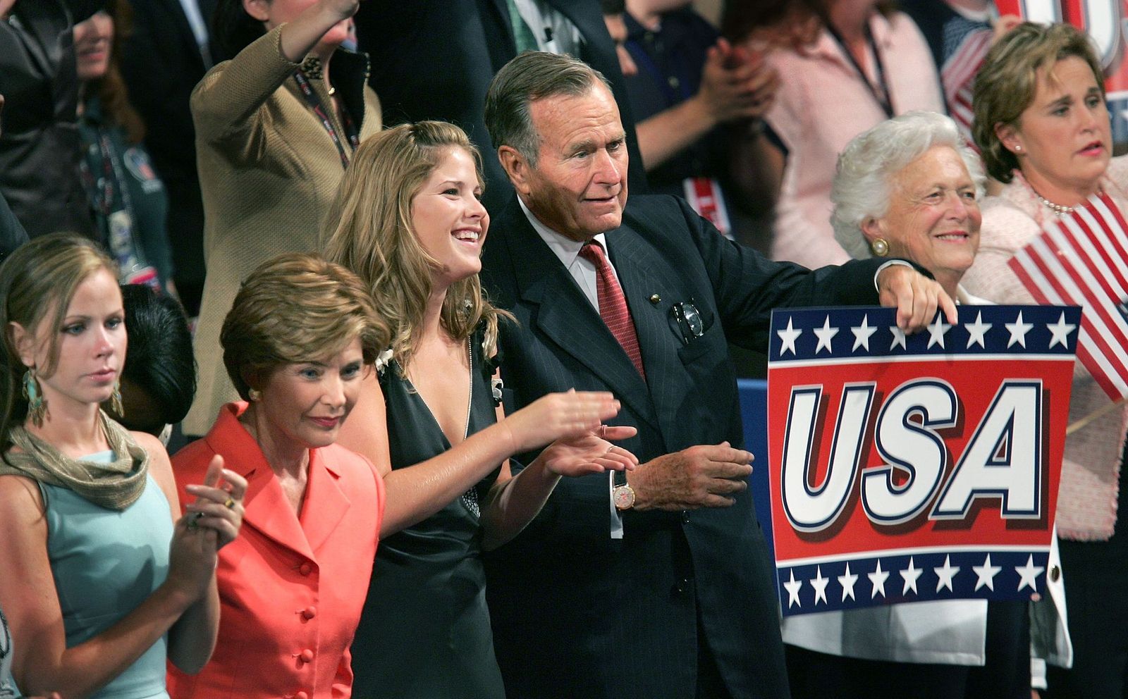 U.S. President George W. Bush's and his family on the final night of the Republican National Convention September 2, 2004 | Photo: Getty Images