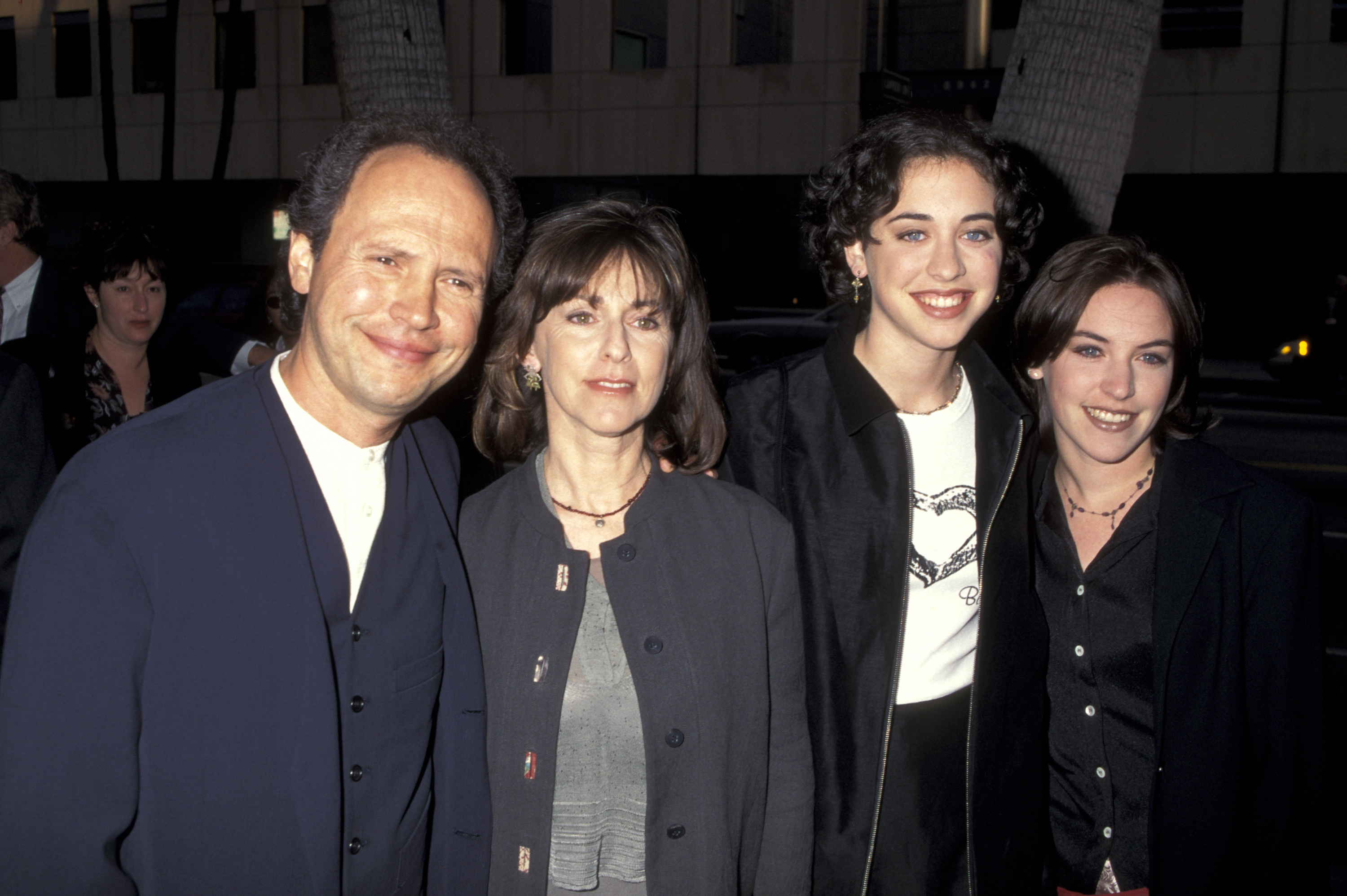 Billy Crystal, Wife Janice Crystal, and Daughters Lindsay Crystal and Jennifer Crystal at the "Forget Paris" Los Angeles Premiere on May 15, 1995. | Source: Getty Images