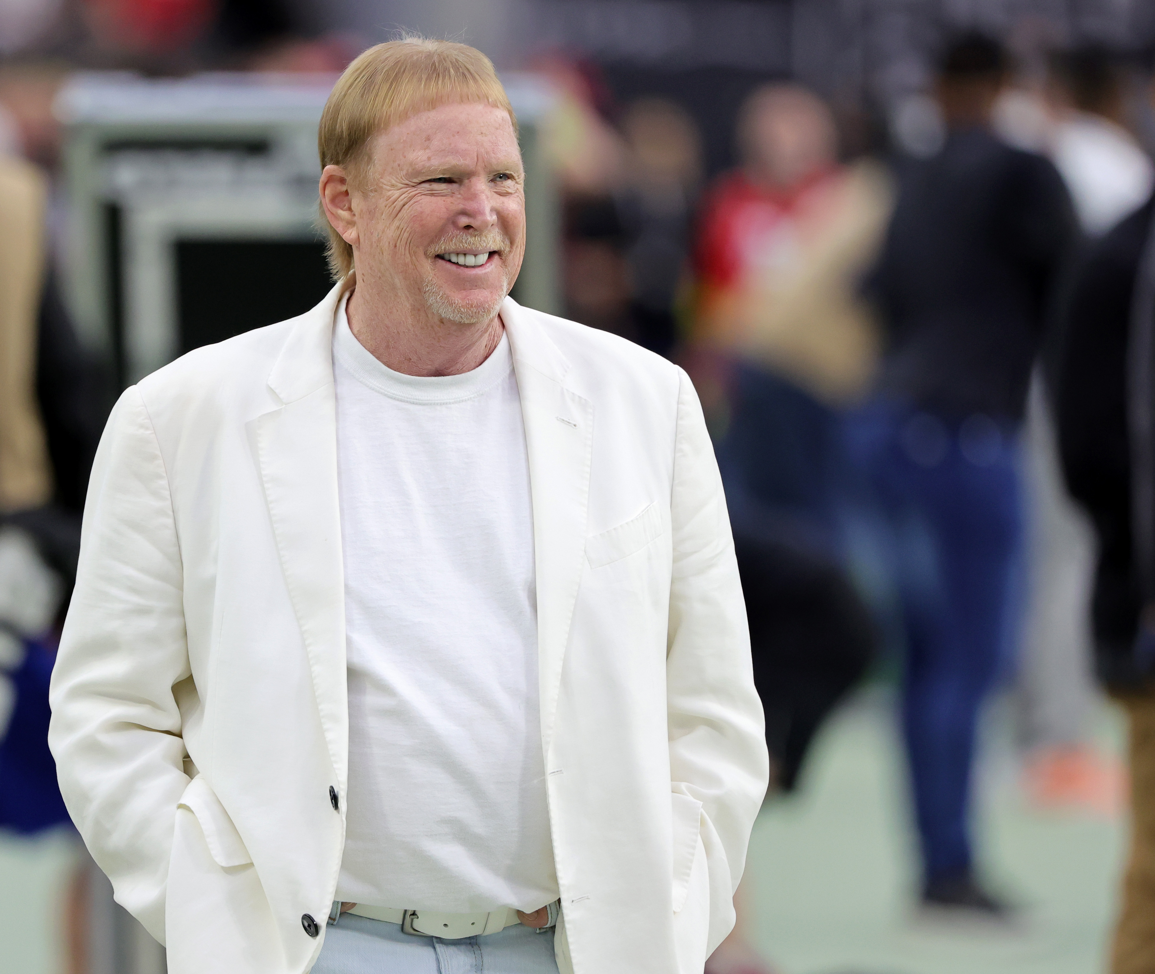 Who was the mystery blonde sitting next to Las Vegas Raiders owner Mark  Davis?