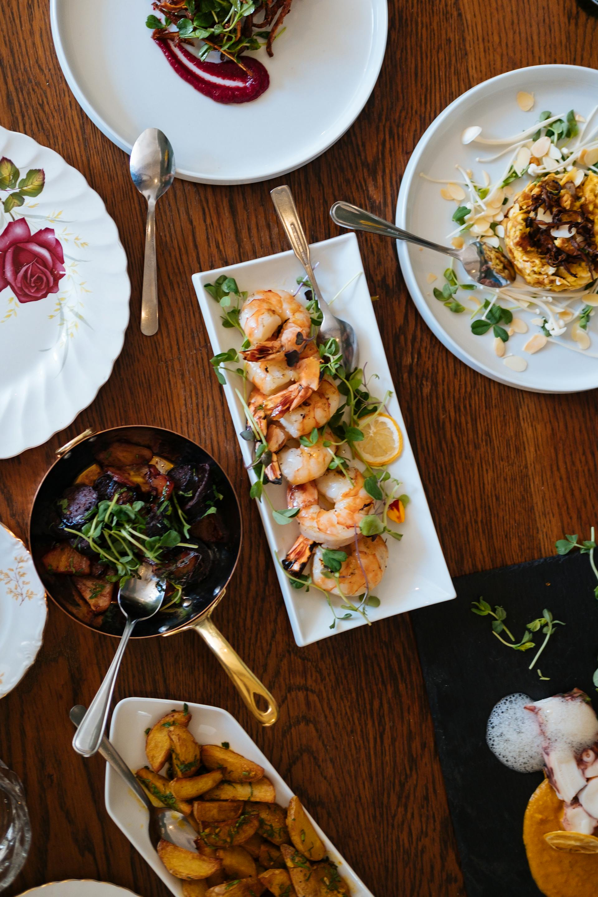 A table full of food | Source: Pexels