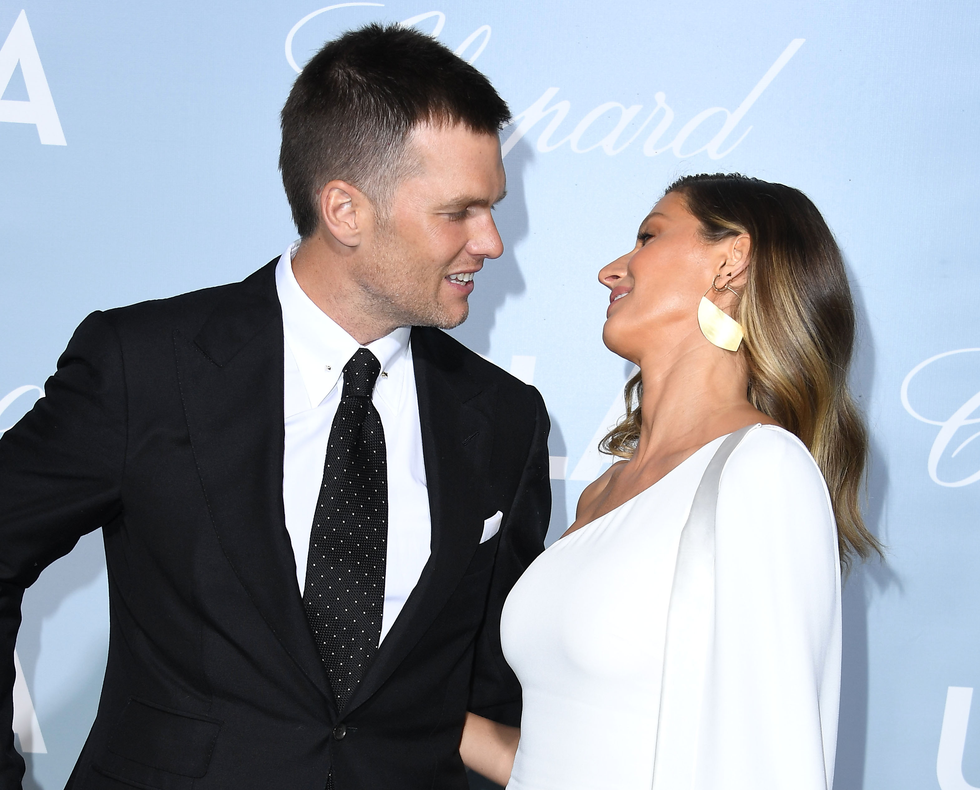 Tom Brady and Gisele Bündchen arrive at the Hollywood For Science Gala at Private Residence in Los Angeles, California, on February 21, 2019 | Source: Getty Images