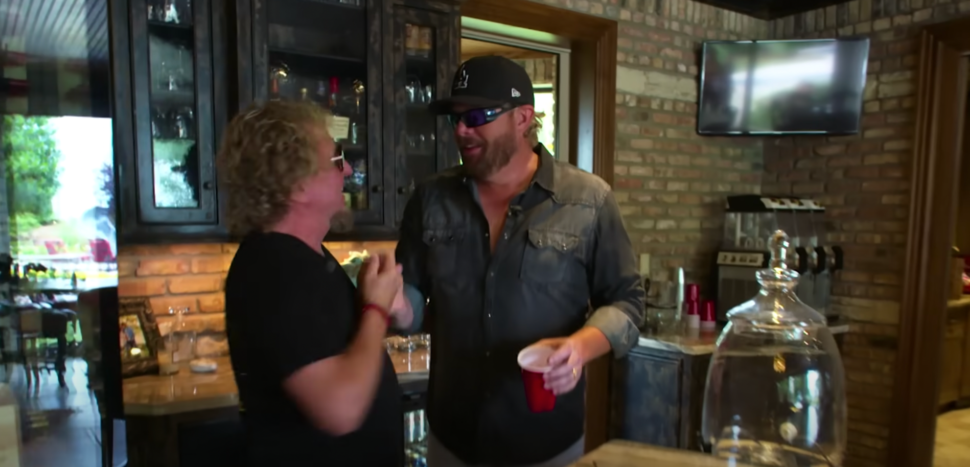 A view of Toby Keith's Oklahoma home | Source: YouTube/AXS TV