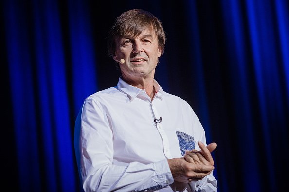 Nicolas Hulot participe à l'événement "Agir pour le climat" à l'Olympia le 7 décembre 2015 à Paris, France. | Photo : Getty Images Nicolas Hulot participe à l'événement "Agir pour le climat" à l'Olympia le 7 décembre 2015 à Paris, France. | Photo : Getty Images