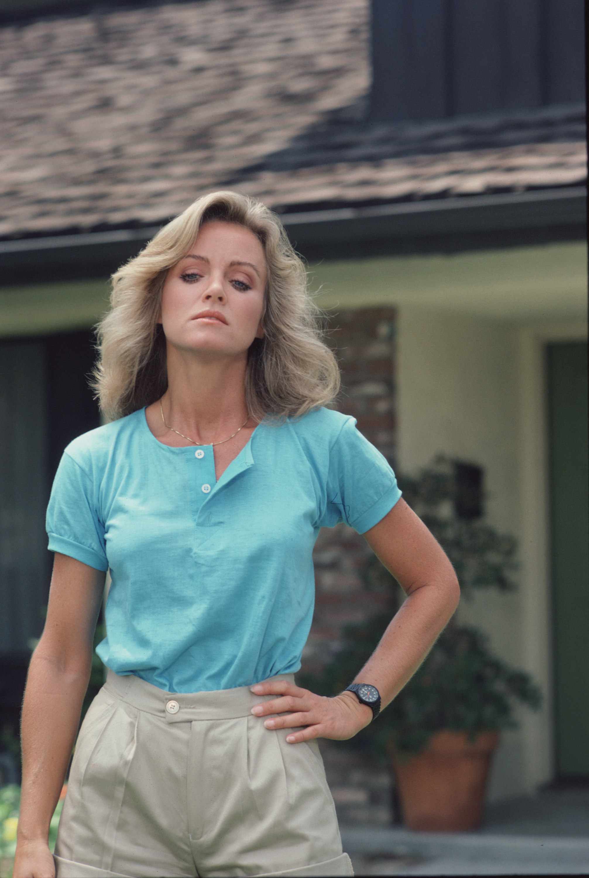 Donna Mills on the set of "Knots Landing" in 1982. | Source: Getty Images