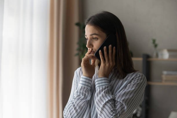 Paula called the organization that Curtis claimed to work with and found out that they did not know him. | Source: Shutterstock