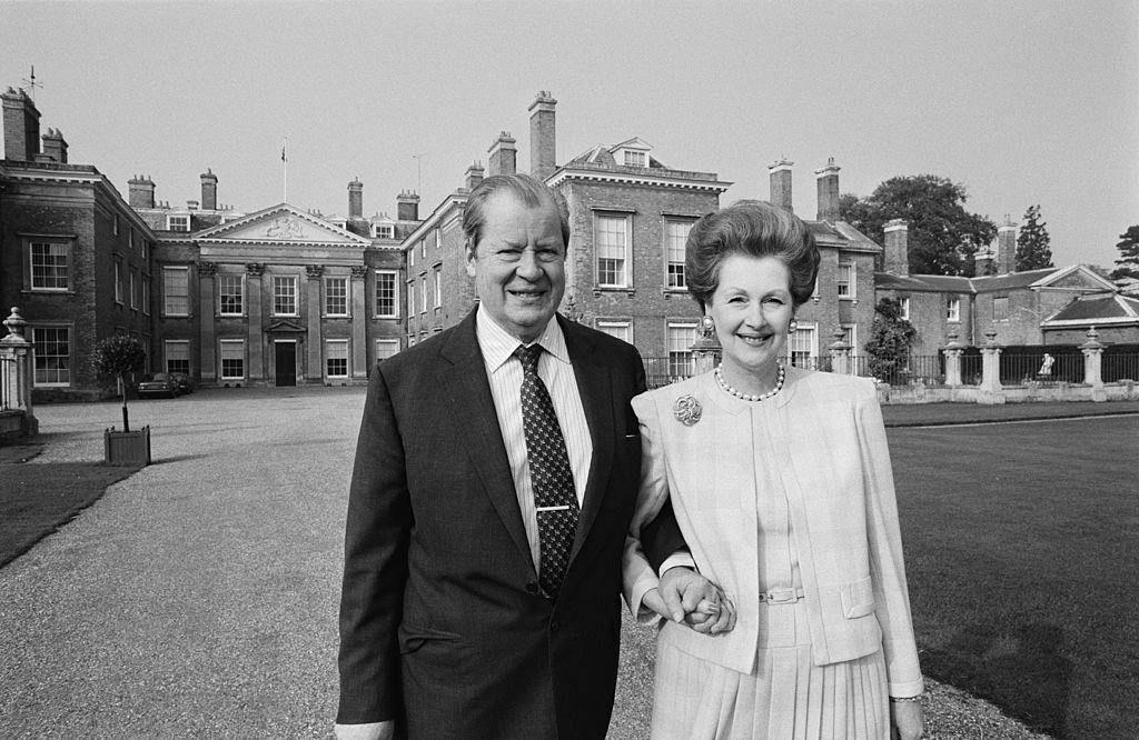 John Spencer con su segunda esposa, Raine, en diciembre de 1986. | Foto: Getty Images John Spencer con su segunda esposa, Raine, en diciembre de 1986. | Foto: Getty Images