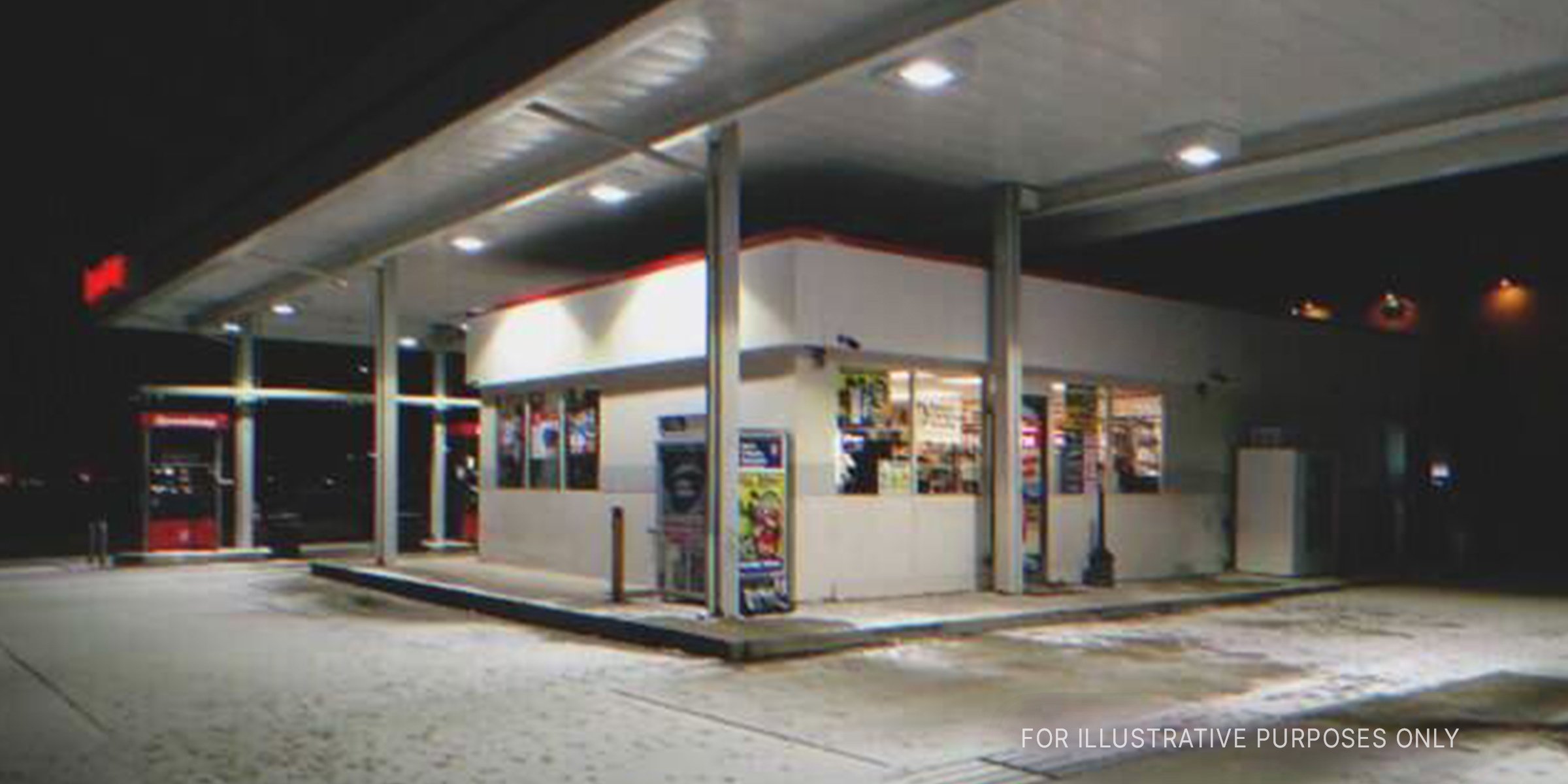 Gas station at night. | Source: Flickr / zebMcCorkle (CC BY-SA 2.0)