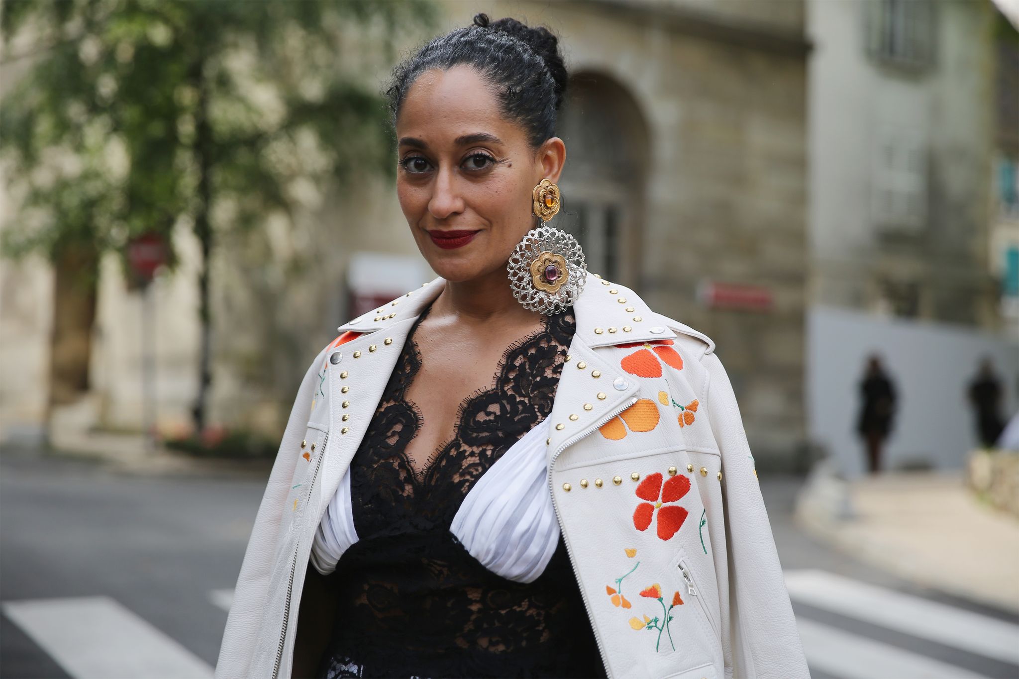 Tracee Ellis Ross at the Rodarte Haute Couture fashion show on July 2, 2017 in Paris, France | Photo: Getty Images