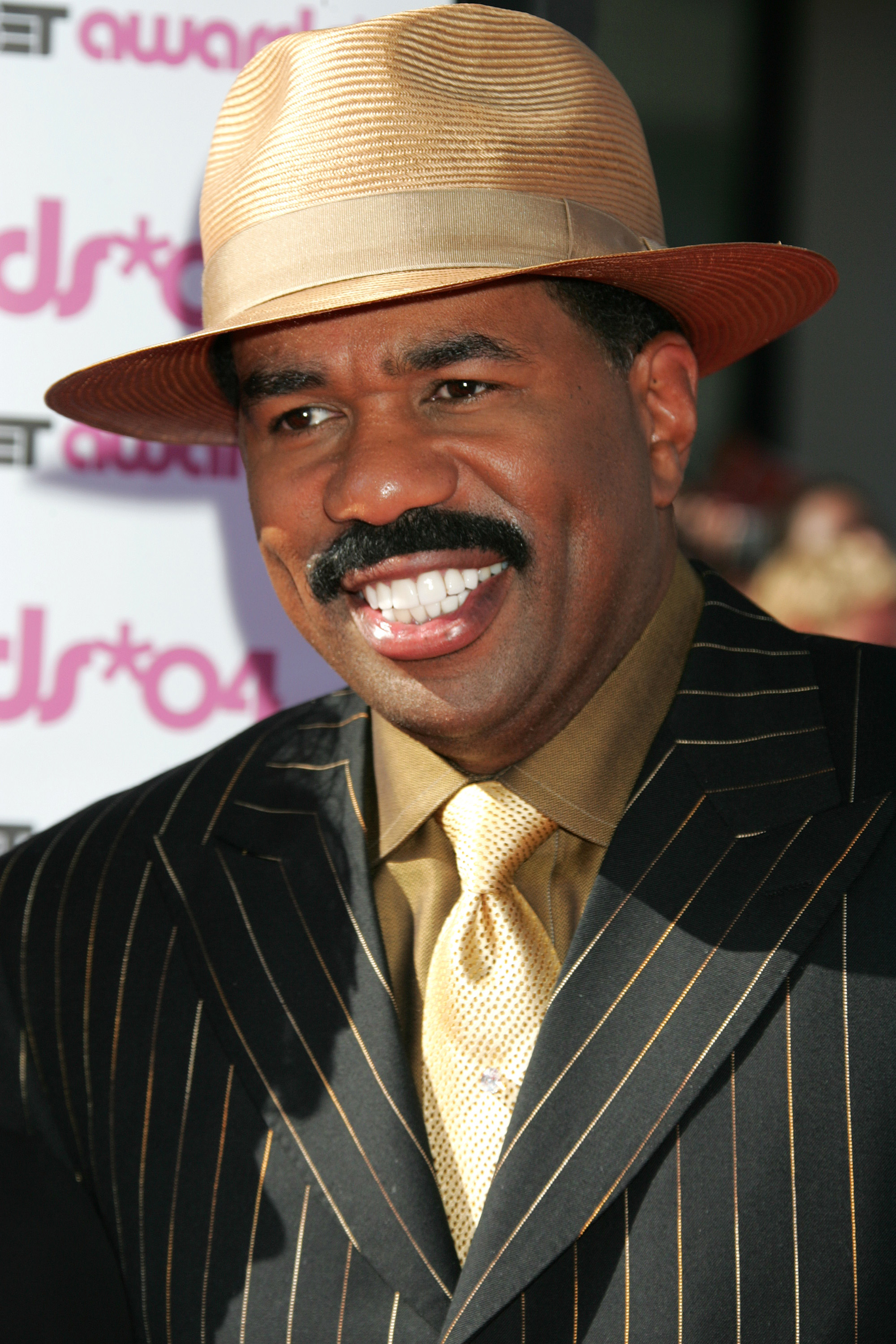 Steve Harvey at the 4th Annual BET Award in Hollywood, California in 2004 | Source: Getty Images