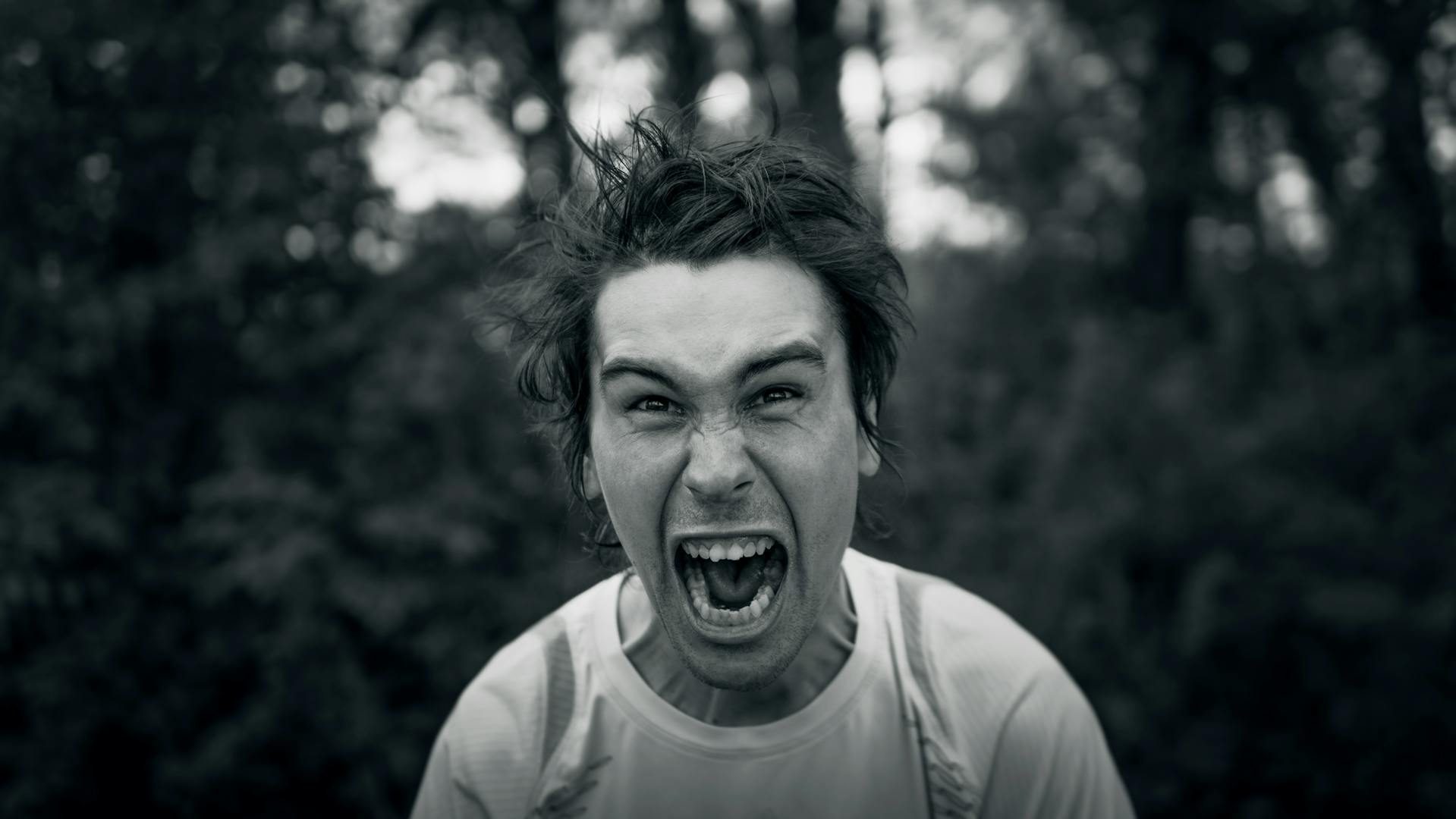 A furious man shouting | Source: Pexels