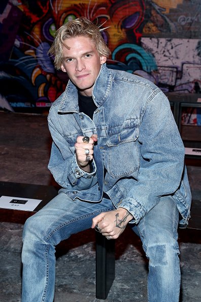 Cody Simpson at the e1972 front row during New York Fashion Week on February 08, 2020 in New York City. | Photo: Getty Images