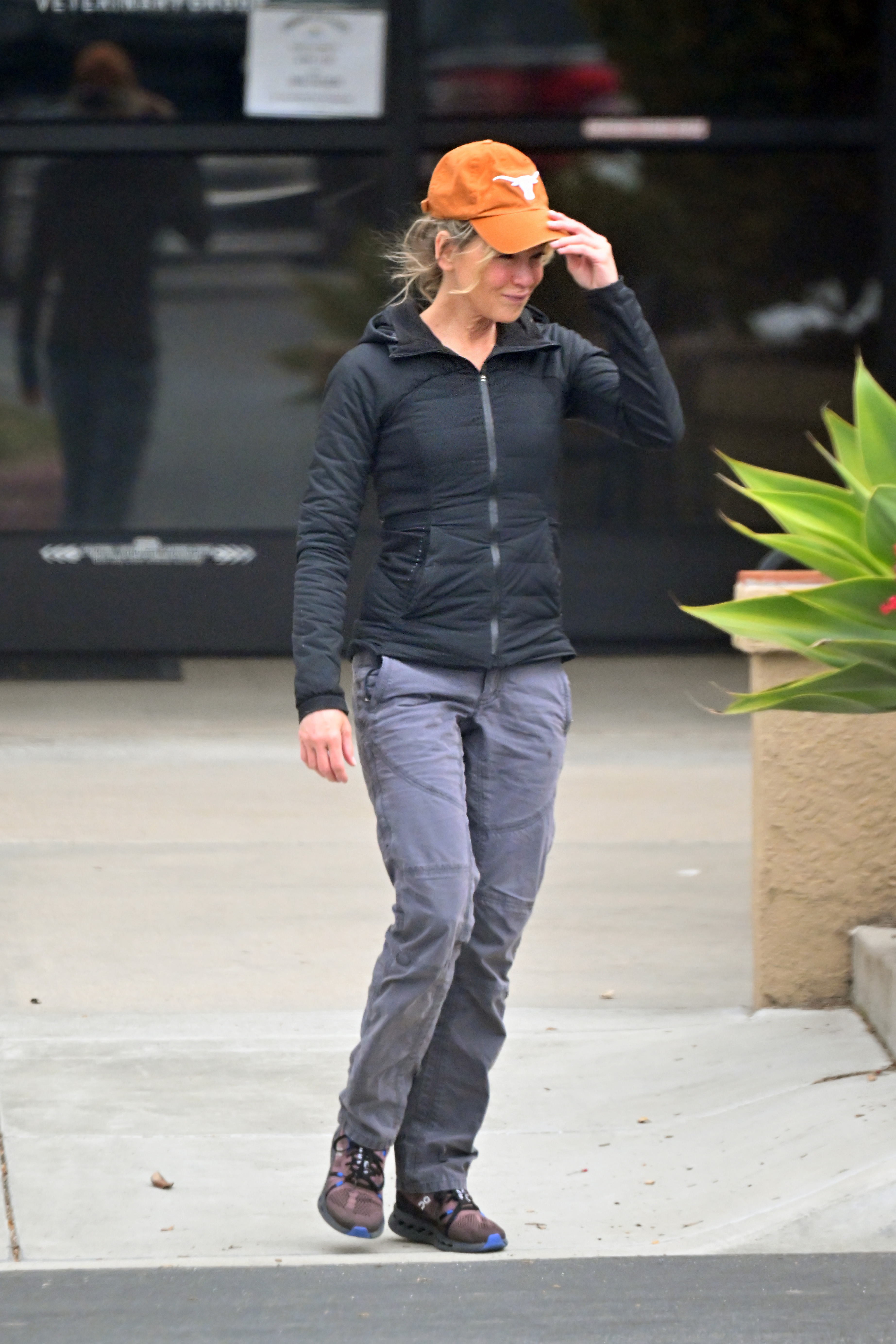 Renée Zellweger seen running errands on April 13, 2024, in Los Angeles, California | Source: Getty Images