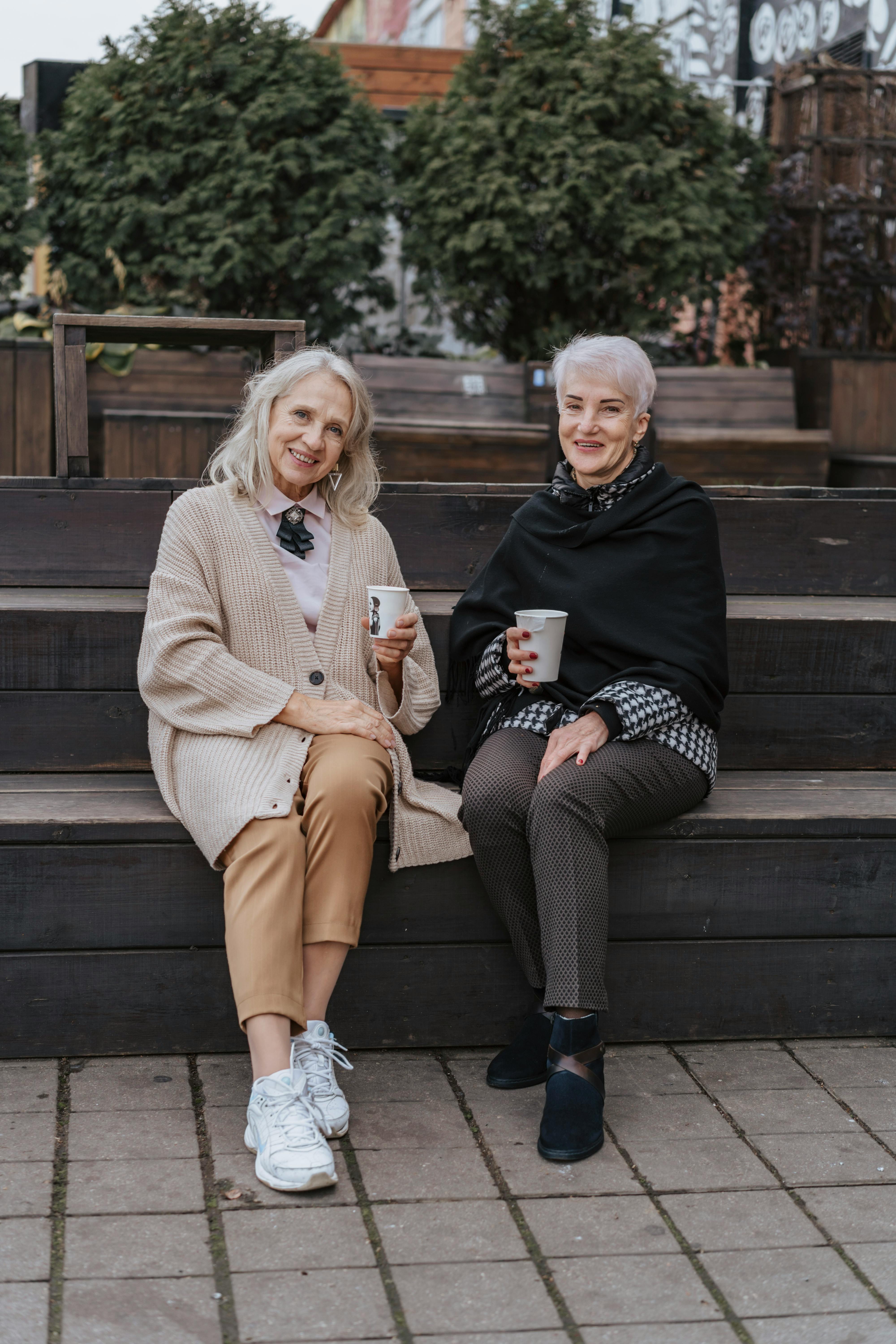 Senior women enjoying coffee | Source: Pexels