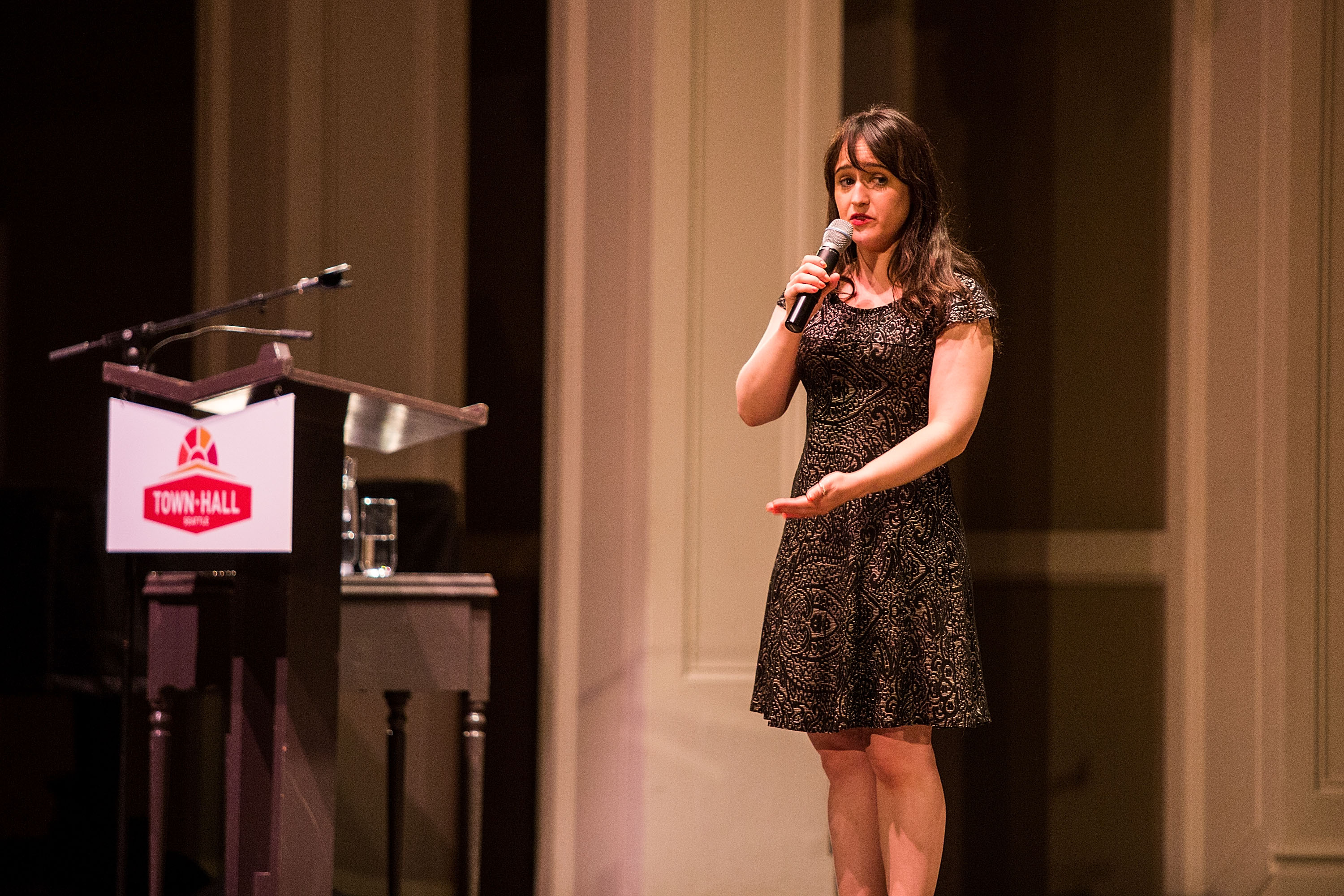 Mara Wilson speaks about her new book in Seattle, Washington, on September 21, 2016 | Source: Getty Images