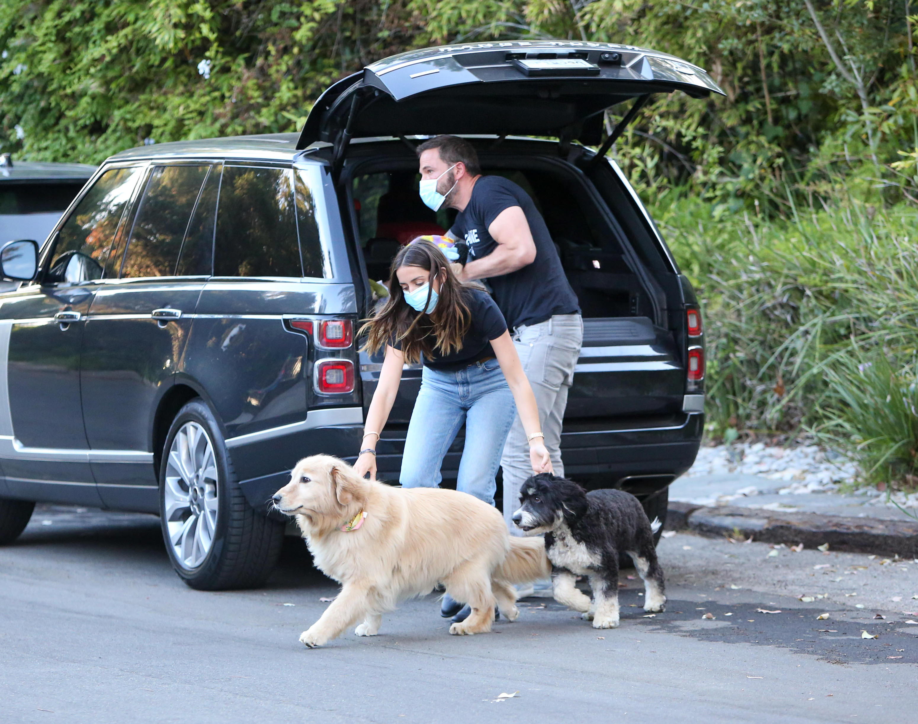 Ben Affleck and Ana de Armas are seen on August 13, 2020 | Source: Getty Images