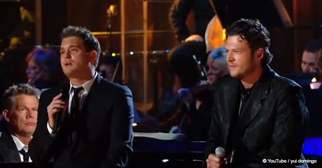 Michael Bublé surprises audience by bringing out Blake Shelton on stage for a duet