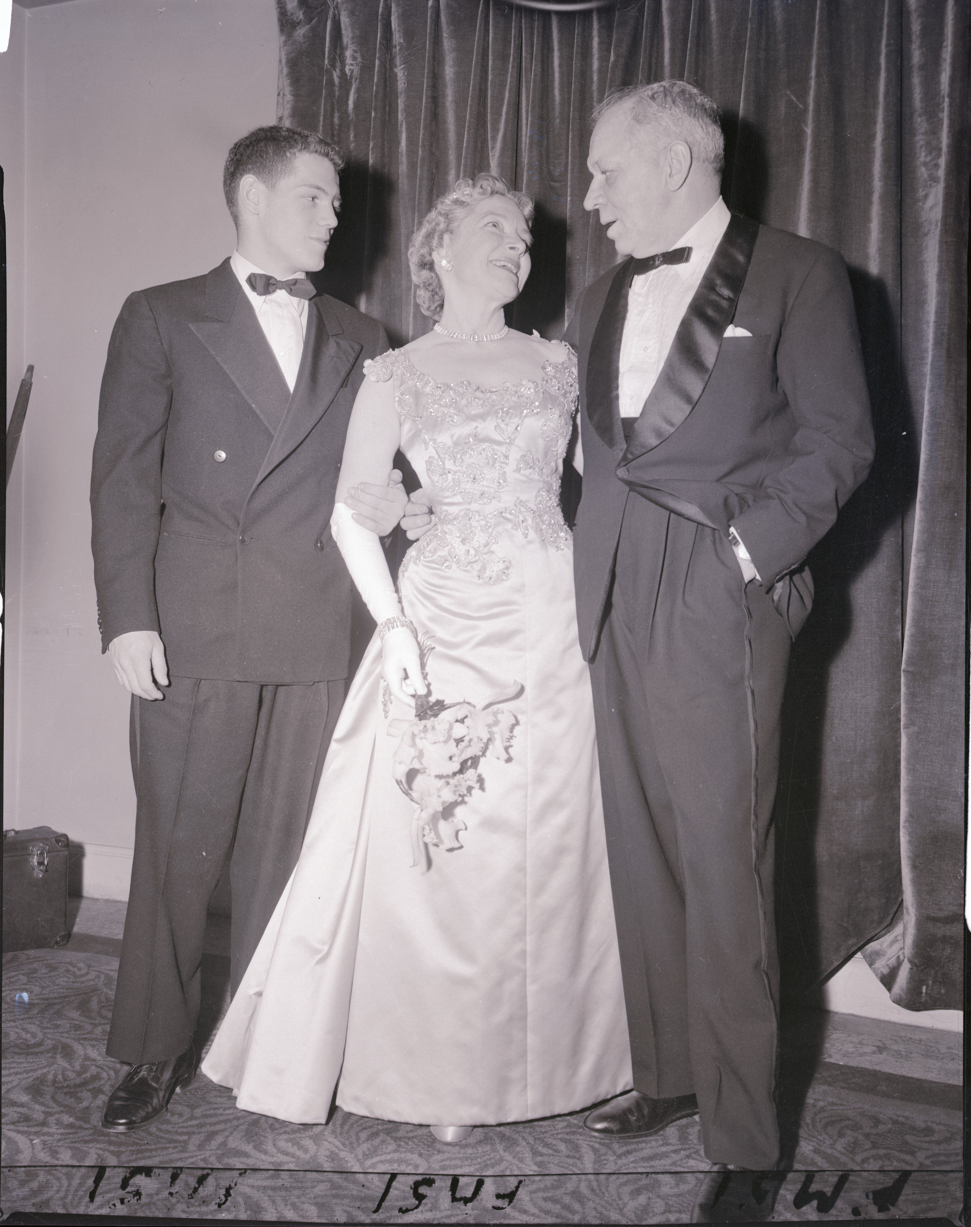 Photo of James MacArthur, Helen Hayes, and Charles MacArthur | Source: Getty Images