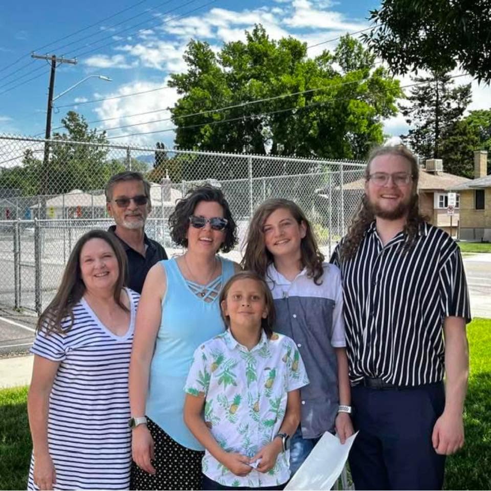 Dale's relatives described him as the "rock" of a close-knit family and a role model to his children and grandchildren. His death has left loved ones facing a loss they say will take an entire village to bear. | Source: Facebook/Reinette Schultz