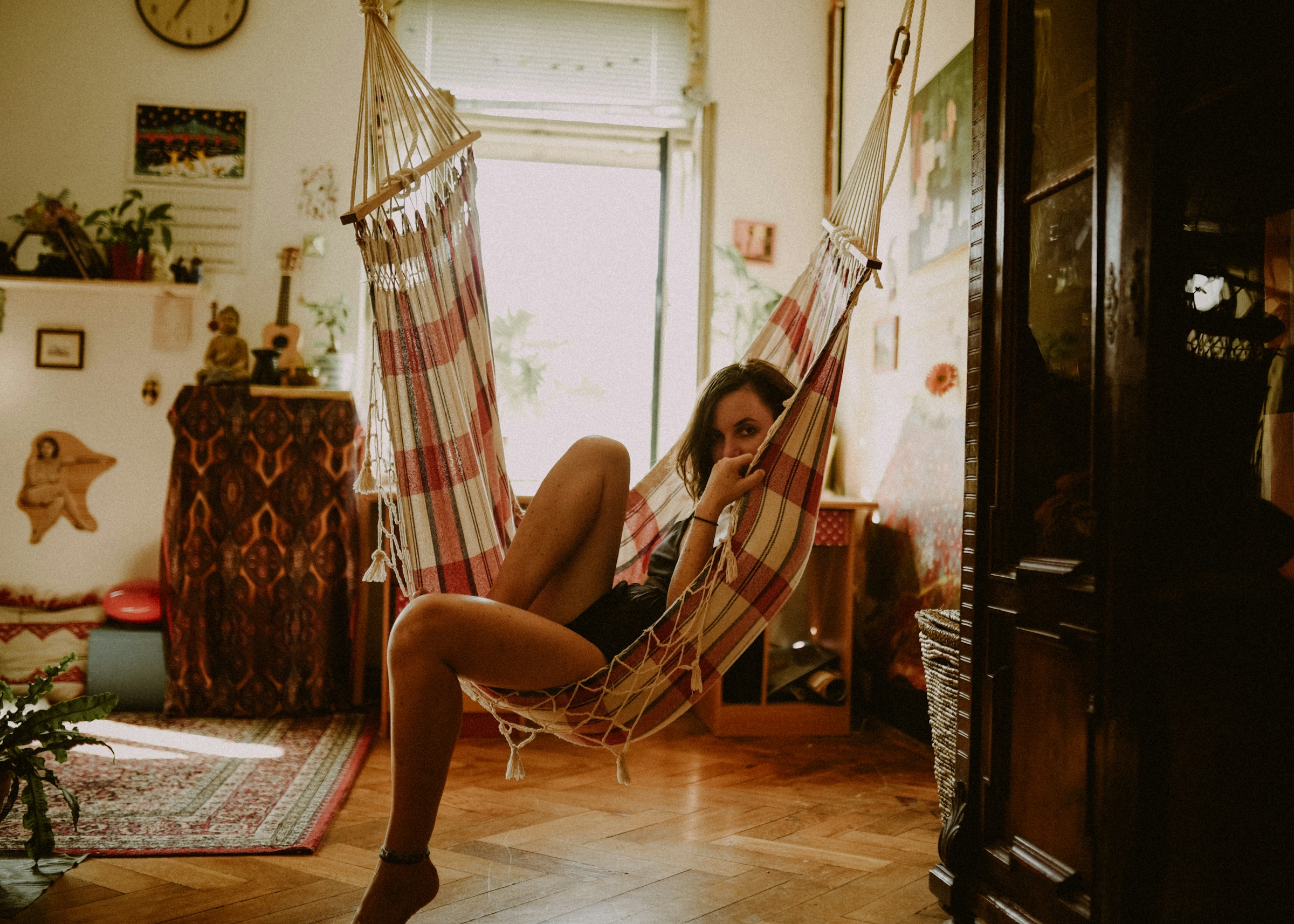 A woman relaxing in her home | Source: Unsplash