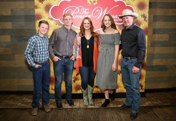 (L-R) Todd Drummond, Bryce Drummond, Ree Drummond, Paige Drummond ,and Ladd Drummond attend The Pioneer Woman Magazine Celebration at The Mason Jar on June 6, 2017 in New York City | Source: Monica Schipper/Getty Images for The Pioneer Woman Magazine