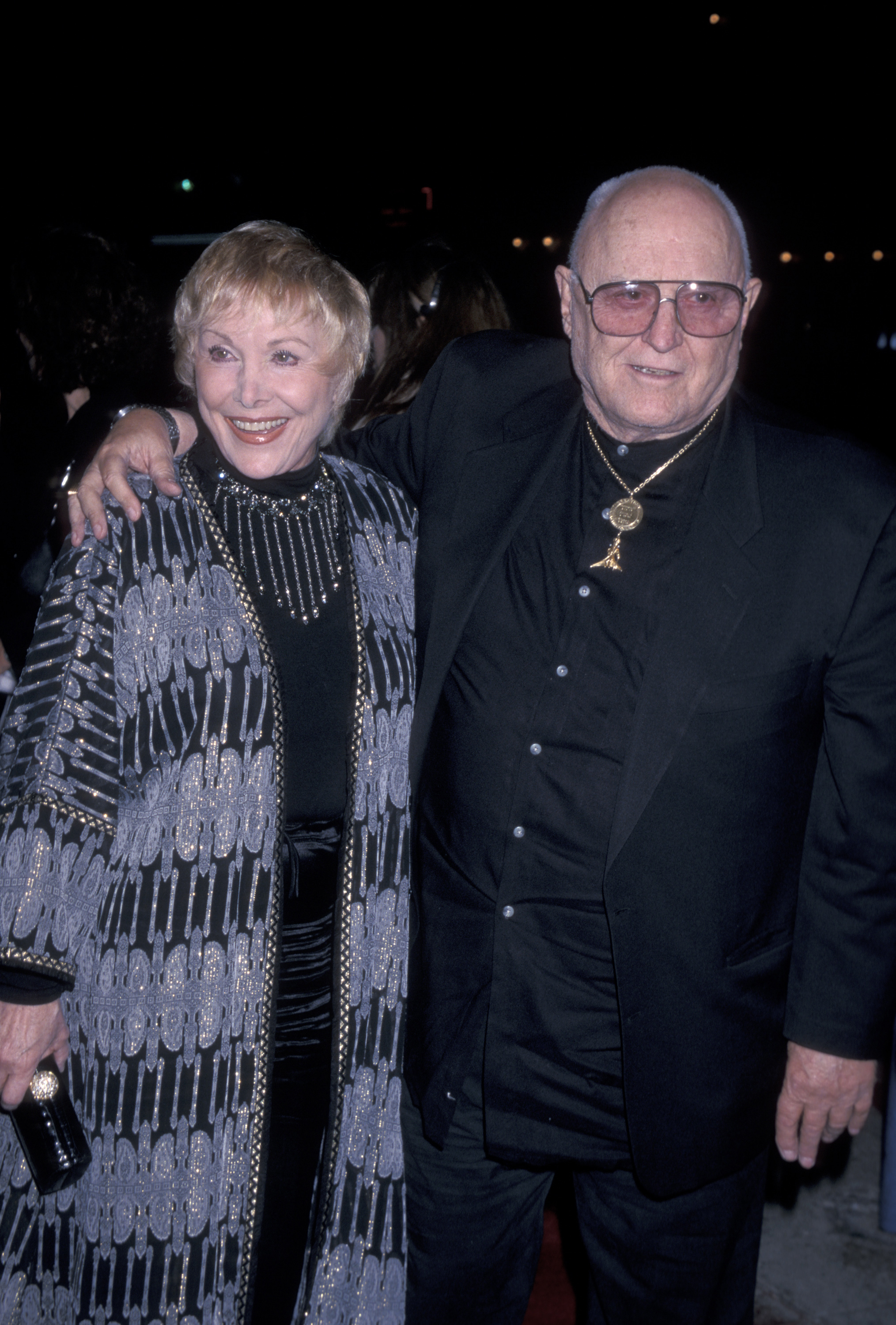 Rod Steiger and wife Joan Benedict on December 14, 1999, at Mann Village Theater in Westwood, California. | Source: Getty Images