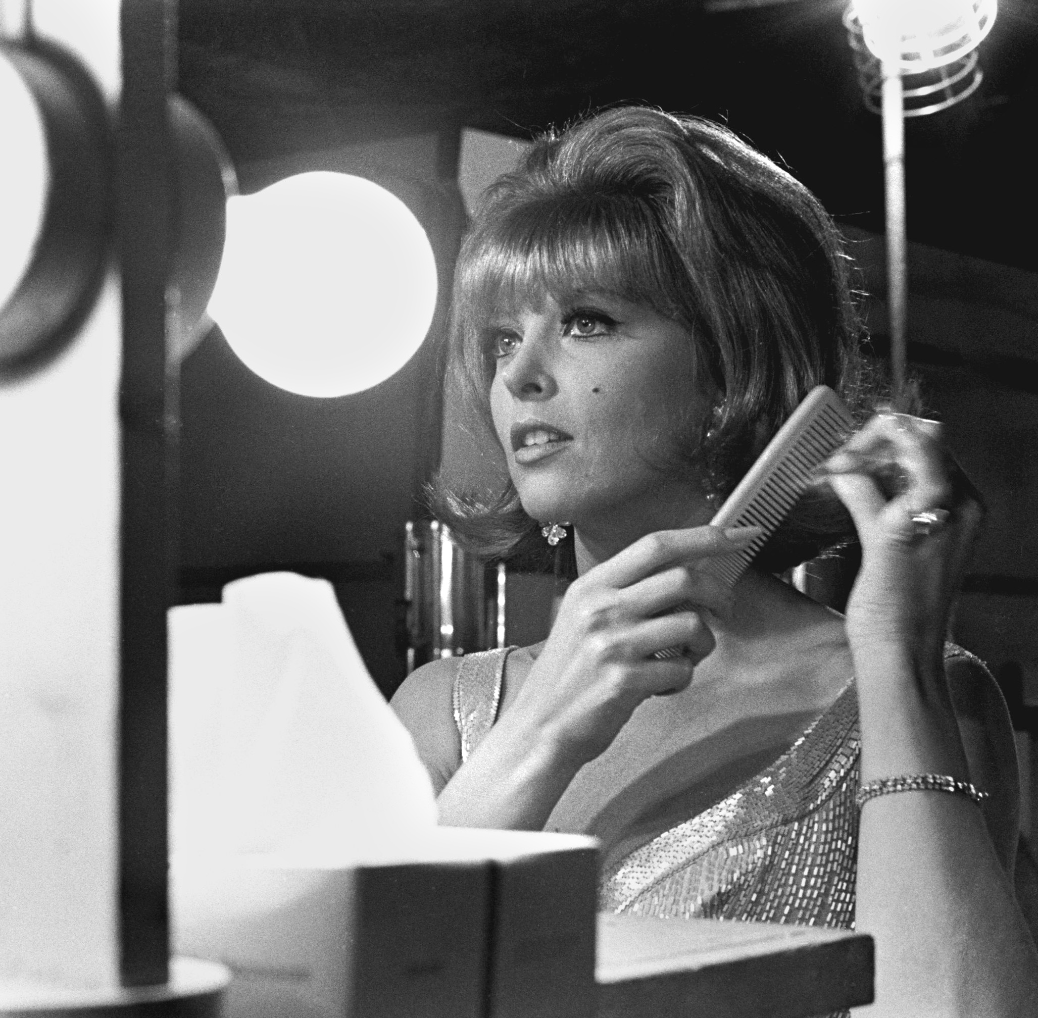 Tina Louise on "Gilligan's Island" on August 18, 1964 | Source: Getty Images