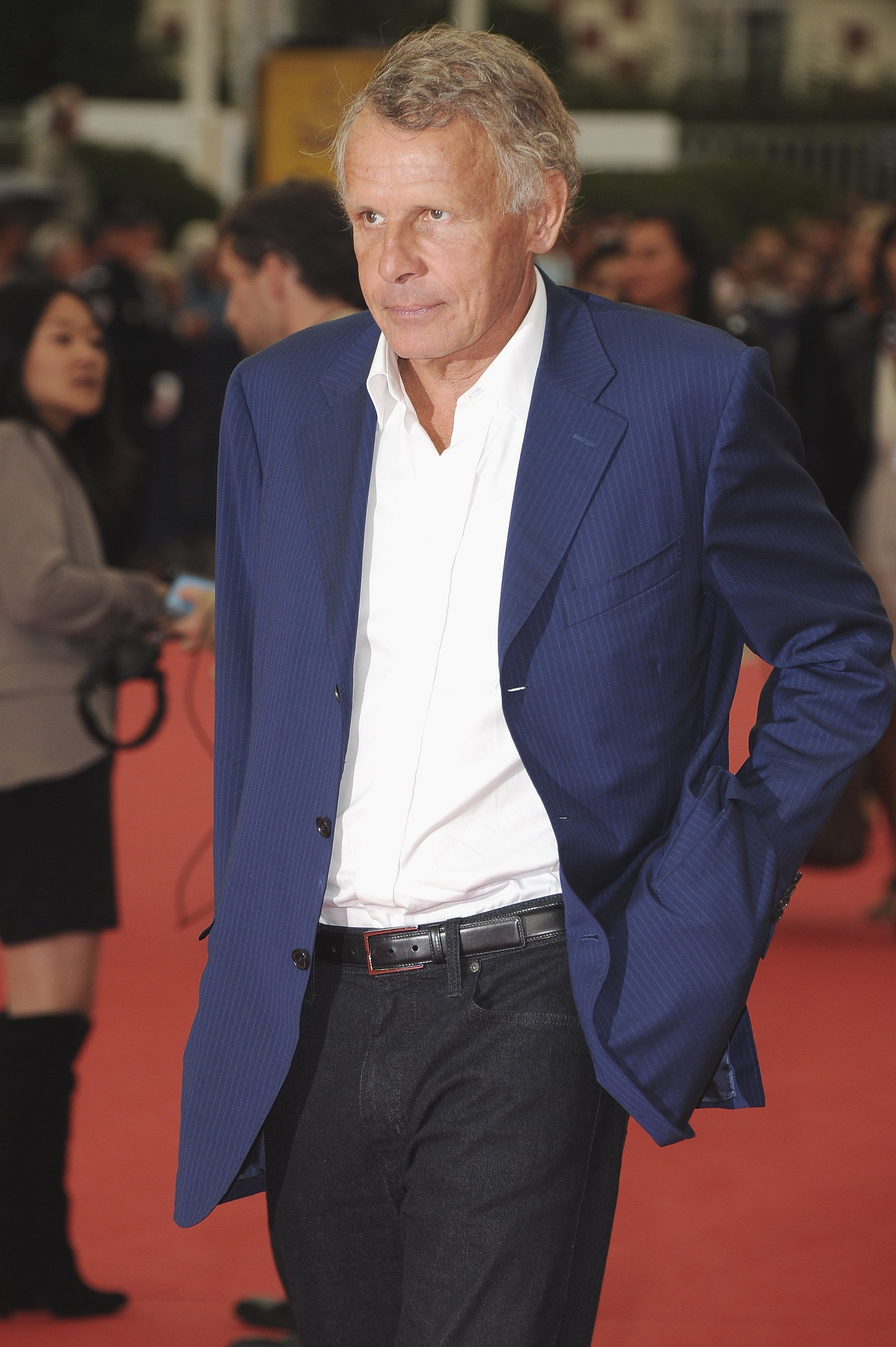 Patrick Poivre d'Arvor arrive à la première de 'Drive' lors du 37ème Festival du Cinéma Américain de Deauville le 3 septembre 2011 à Deauville, France. | Source : Getty Images