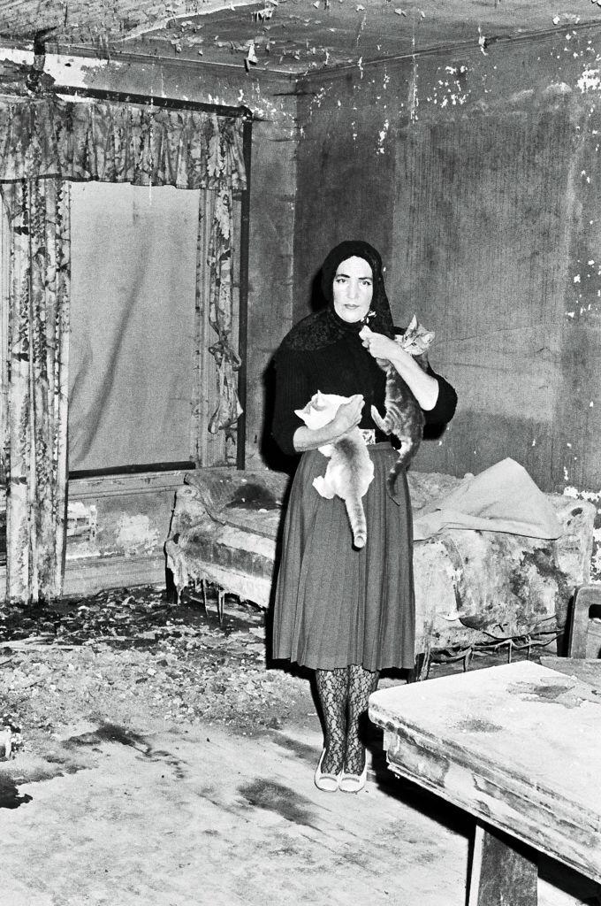 Edith Bouvier Beale at her home 'Grey Gardens' on January 8, 1972 in New York | Photo: Getty Images