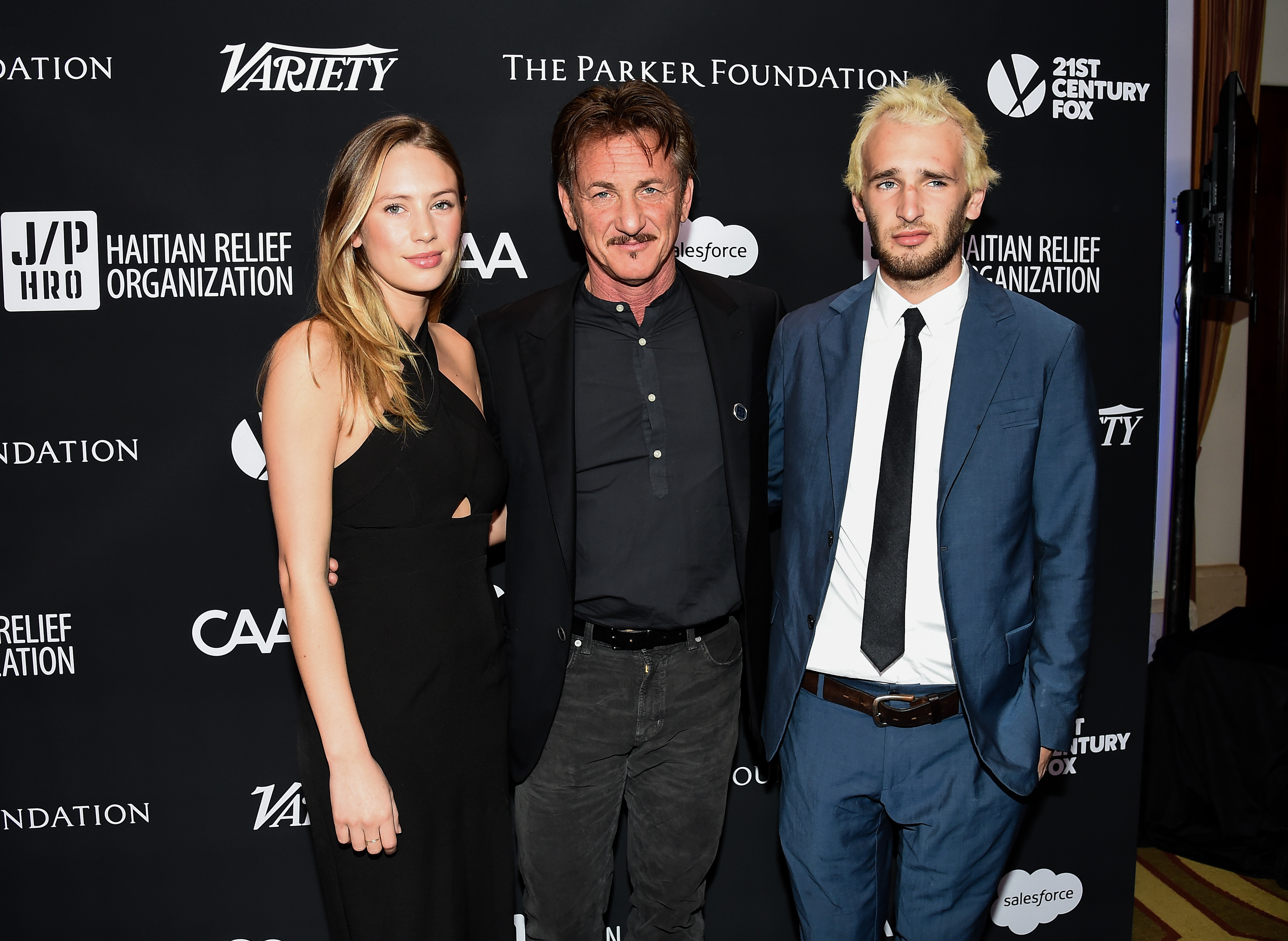 Dylan Penn, Sean Penn and Hopper Jack Penn at the 'Haiti Rising' Gala in 2017 | Source: Getty Images