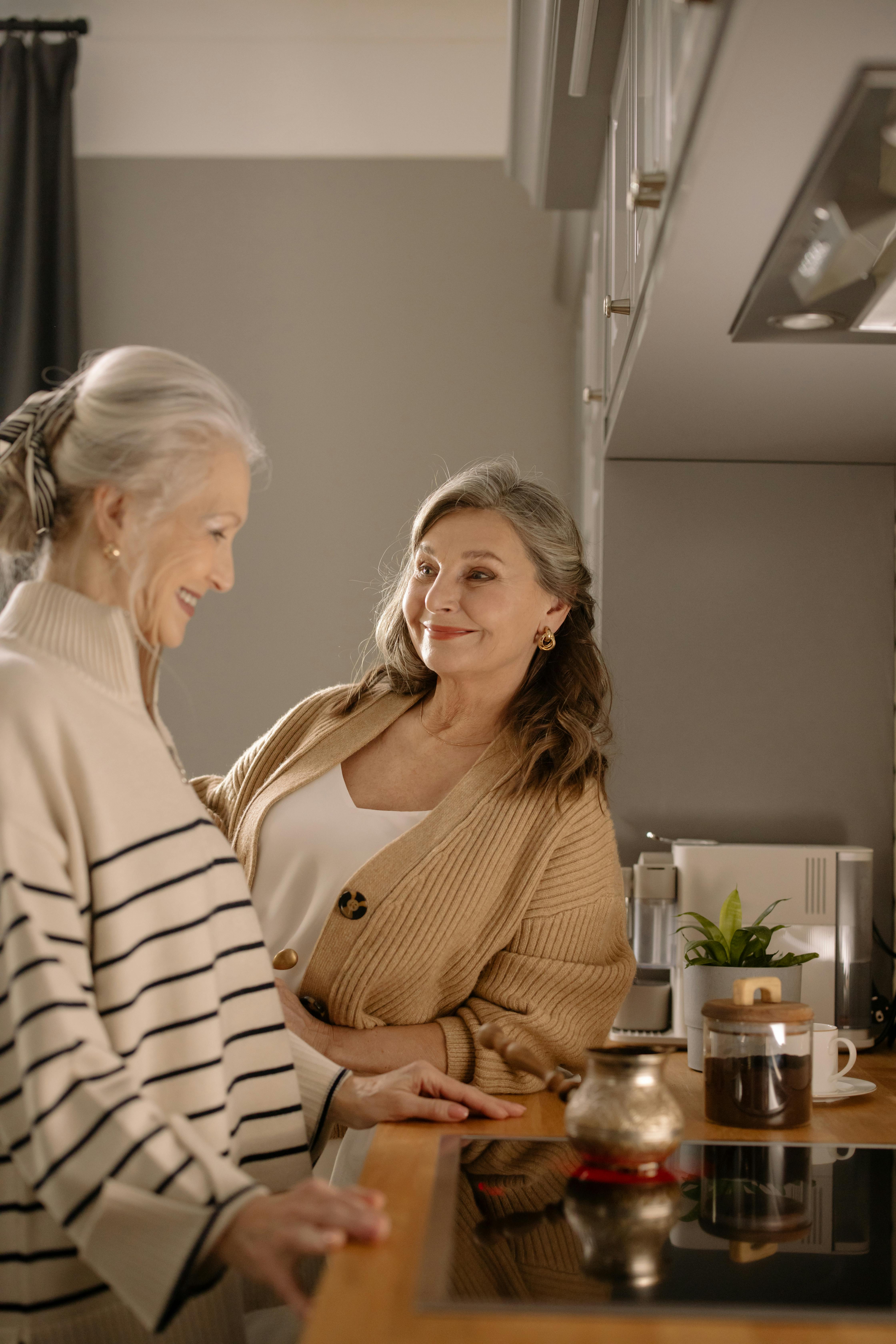 Women in the kitchen | Source: Pexels