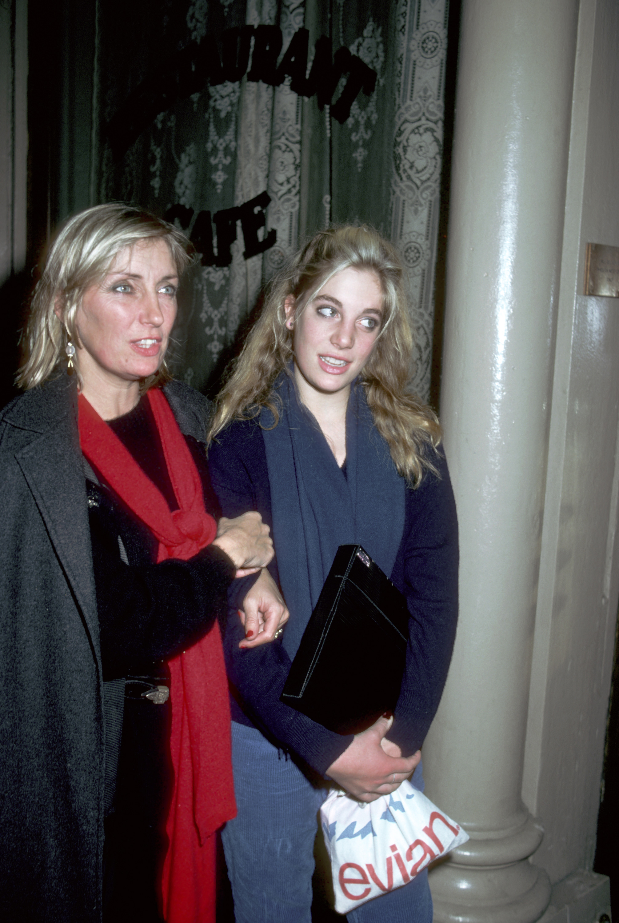 A photo of Shirley Watts and her daughter Seraphina, taken between the 1960s and 1990s. | Source: Getty Images